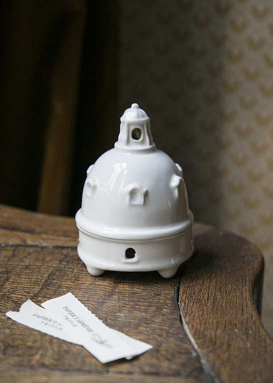 Cardinal incense burner in white porcelain