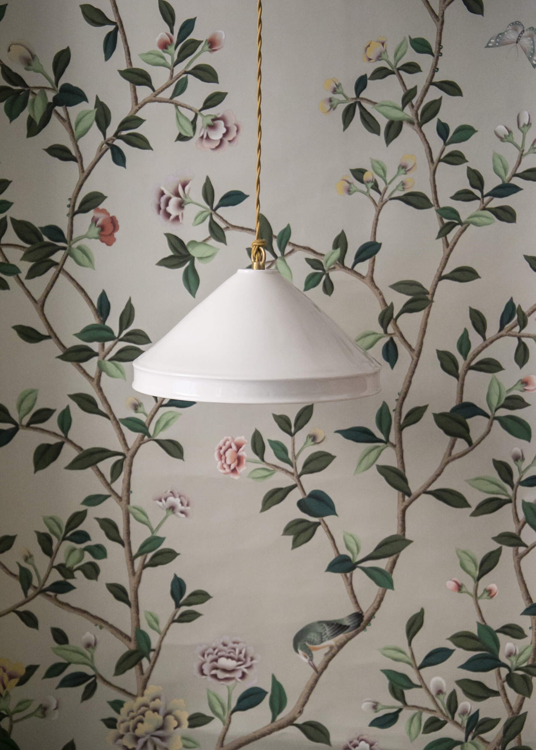 Suspension | Porcelaine de Limoges | Savoir-faire artisanal | Alix D. Reynis