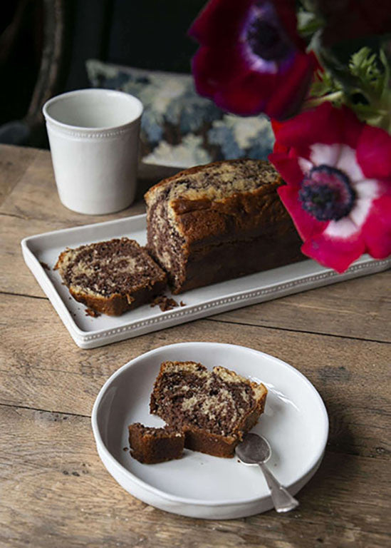 Plat à cake | Porcelaine de Limoges | Savoir-faire artisanal | Alix D. Reynis