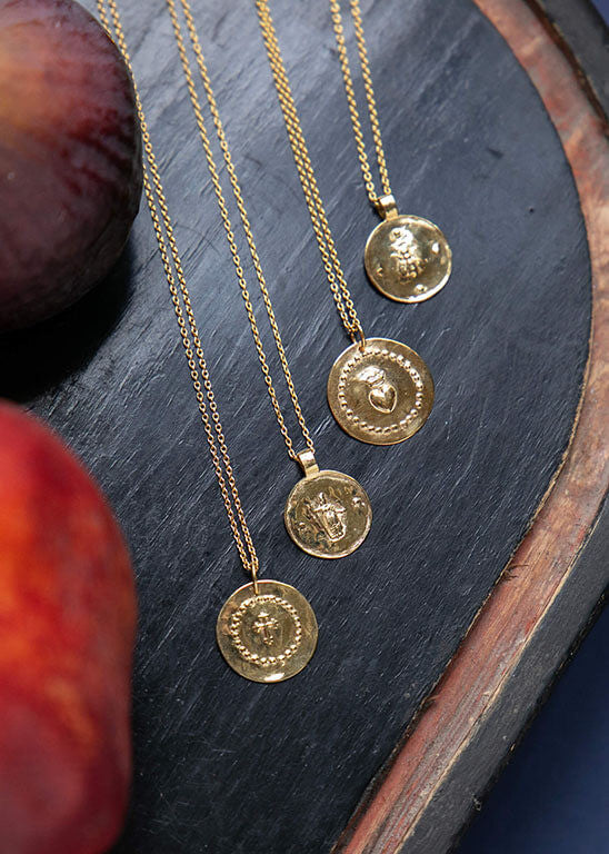 Médaille | Or 18 carats | Savoir-faire artisanal | Alix D. Reynis