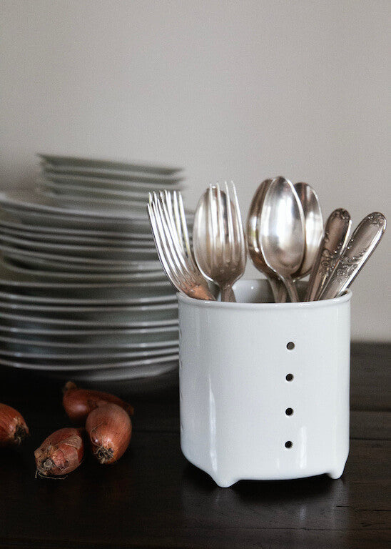 Egouttoir à couverts | Porcelaine de Limoges | Art de vivre | Alix D. Reynis