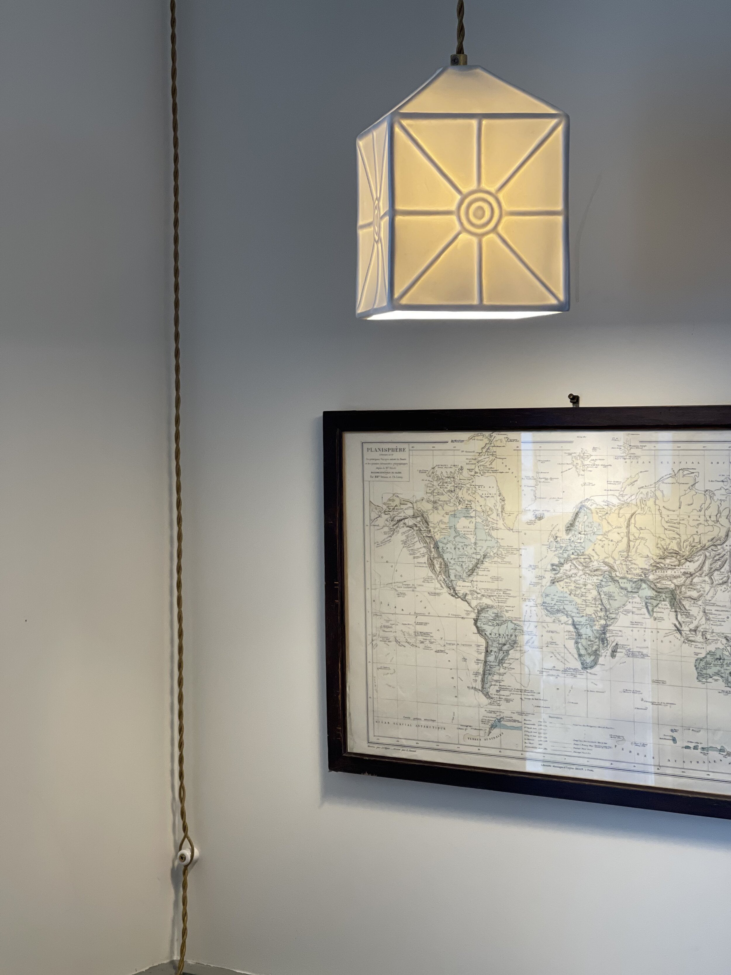 White porcelain insulator with enameled finish