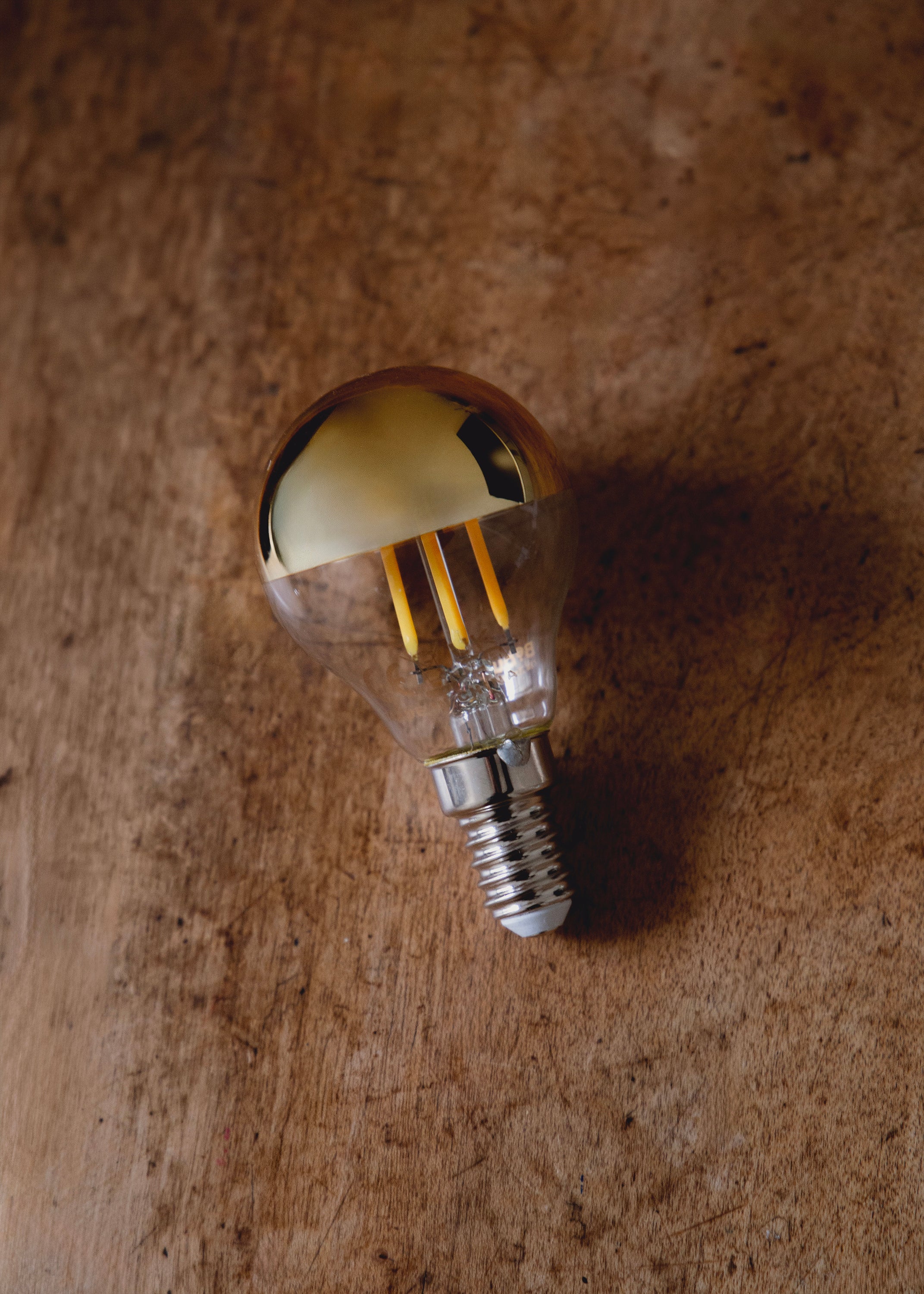 Ampoule E14 calotte dorée