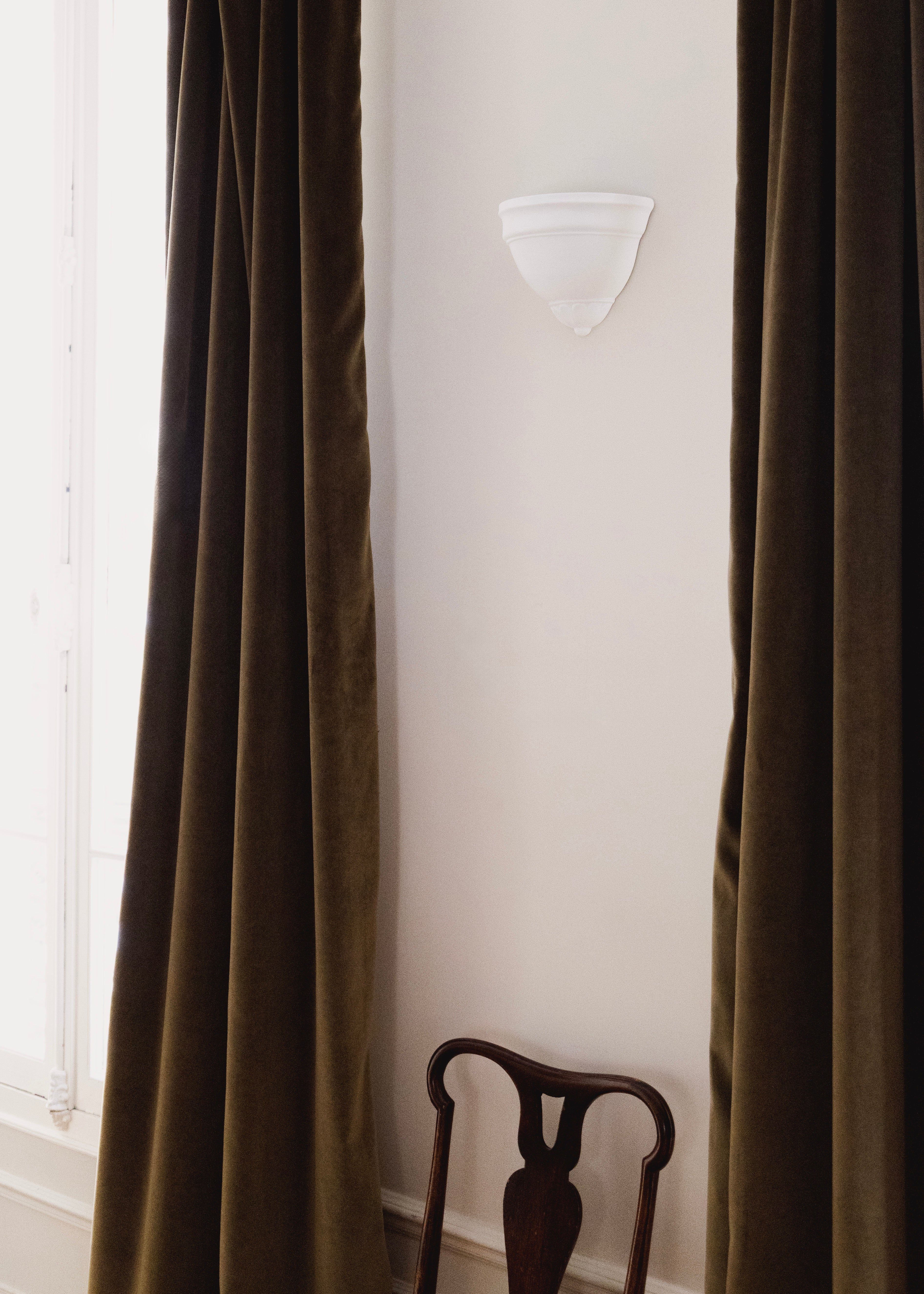 Tosca white porcelain wall lamp