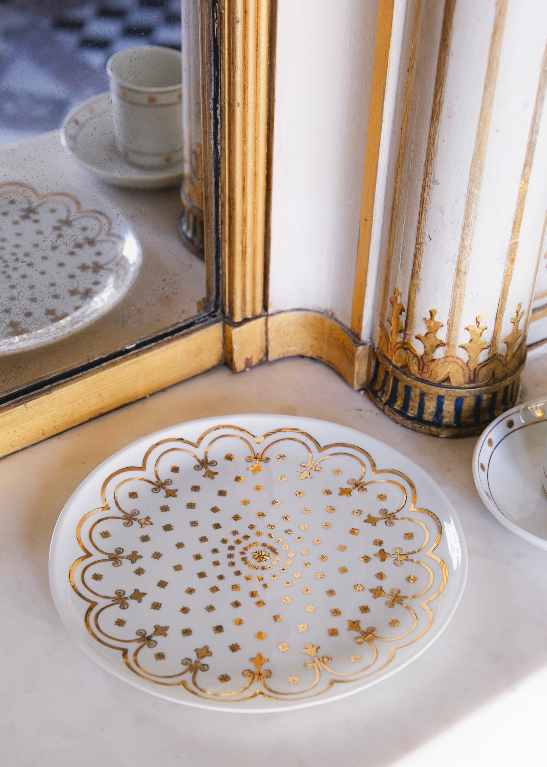 Assiette Bourrienne x Alix D. Reynis en porcelaine blanche