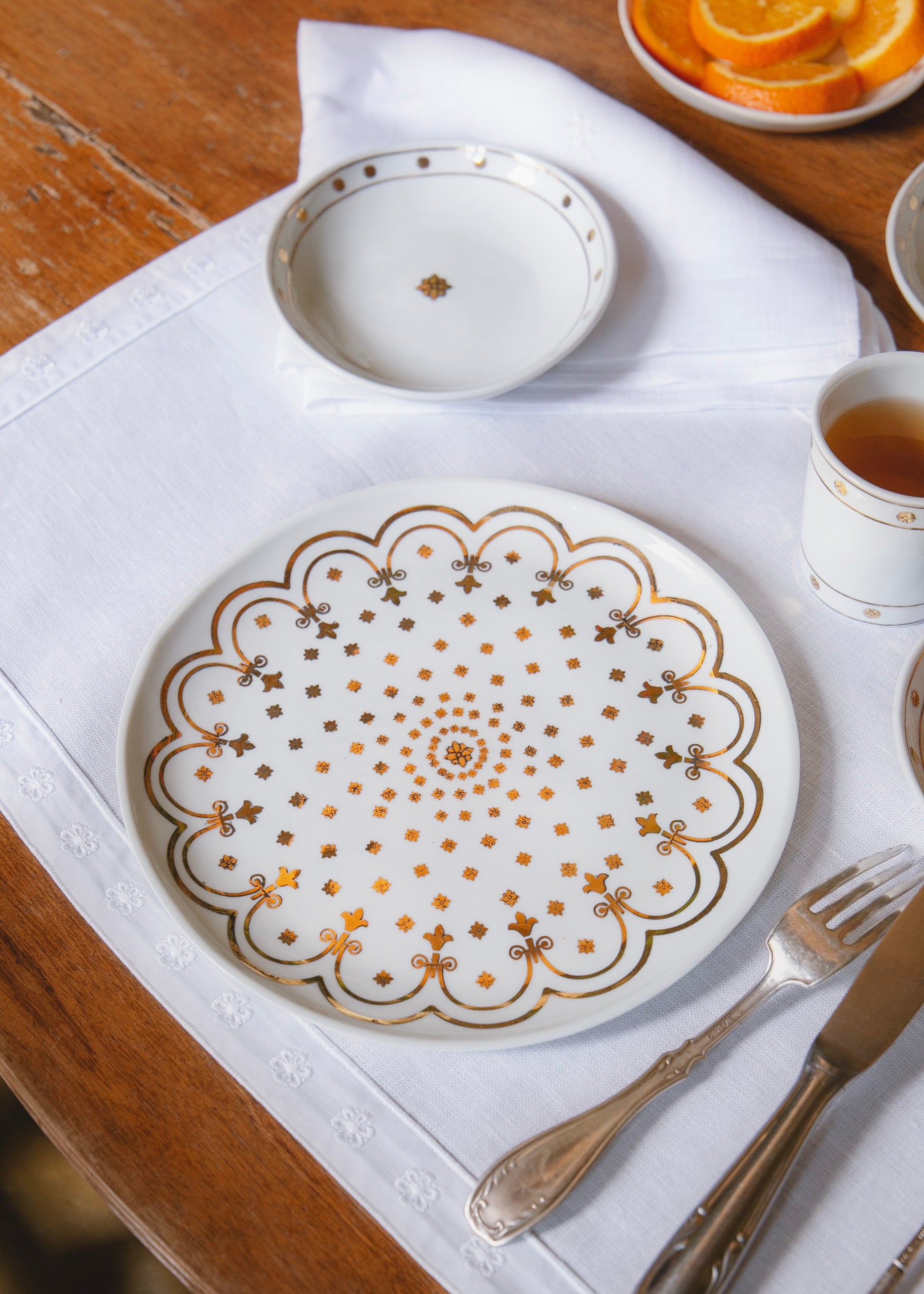 Assiette Bourrienne x Alix D. Reynis en porcelaine blanche