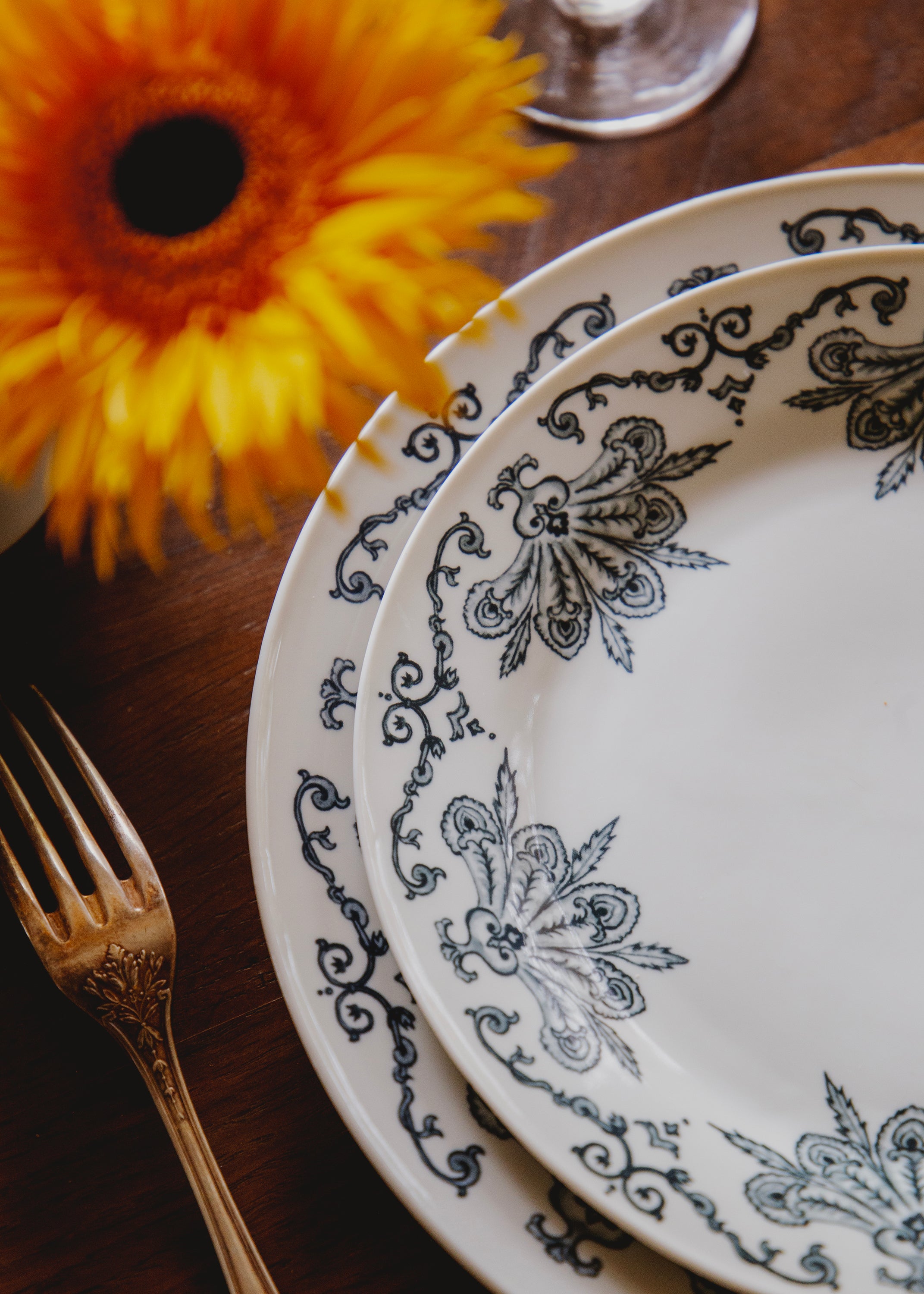 Assiette à dîner Plume en porcelaine blanche