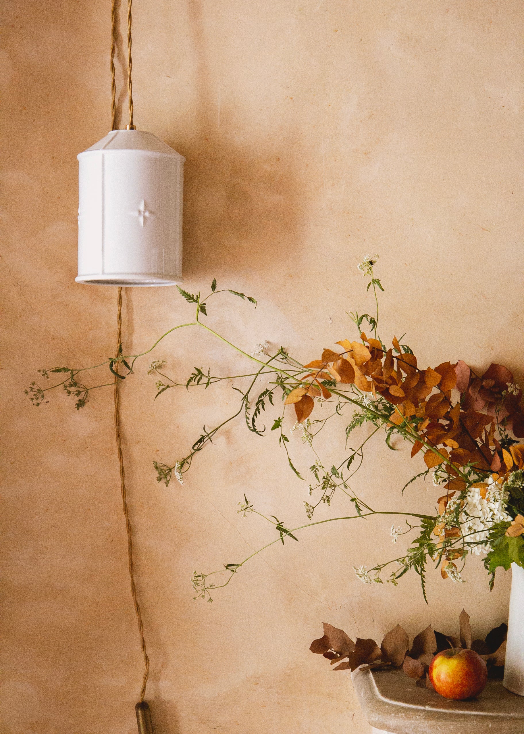 Baladeuse en porcelaine blanche Lutèce