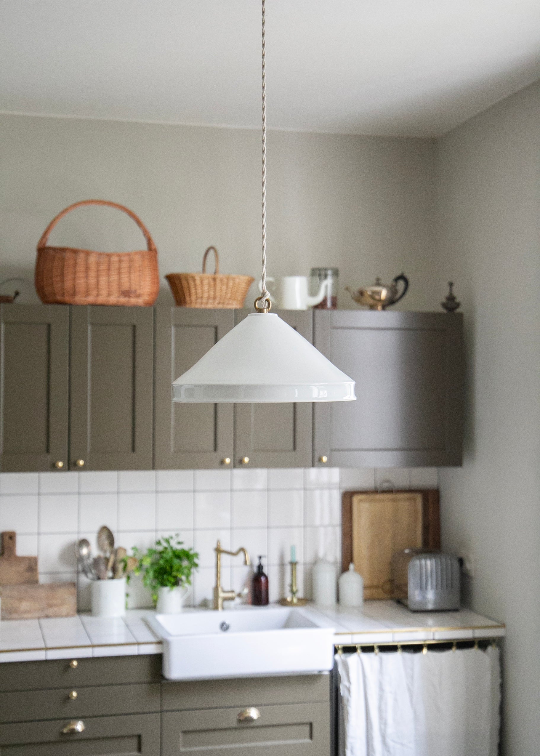 Large Behor porcelain pendant light