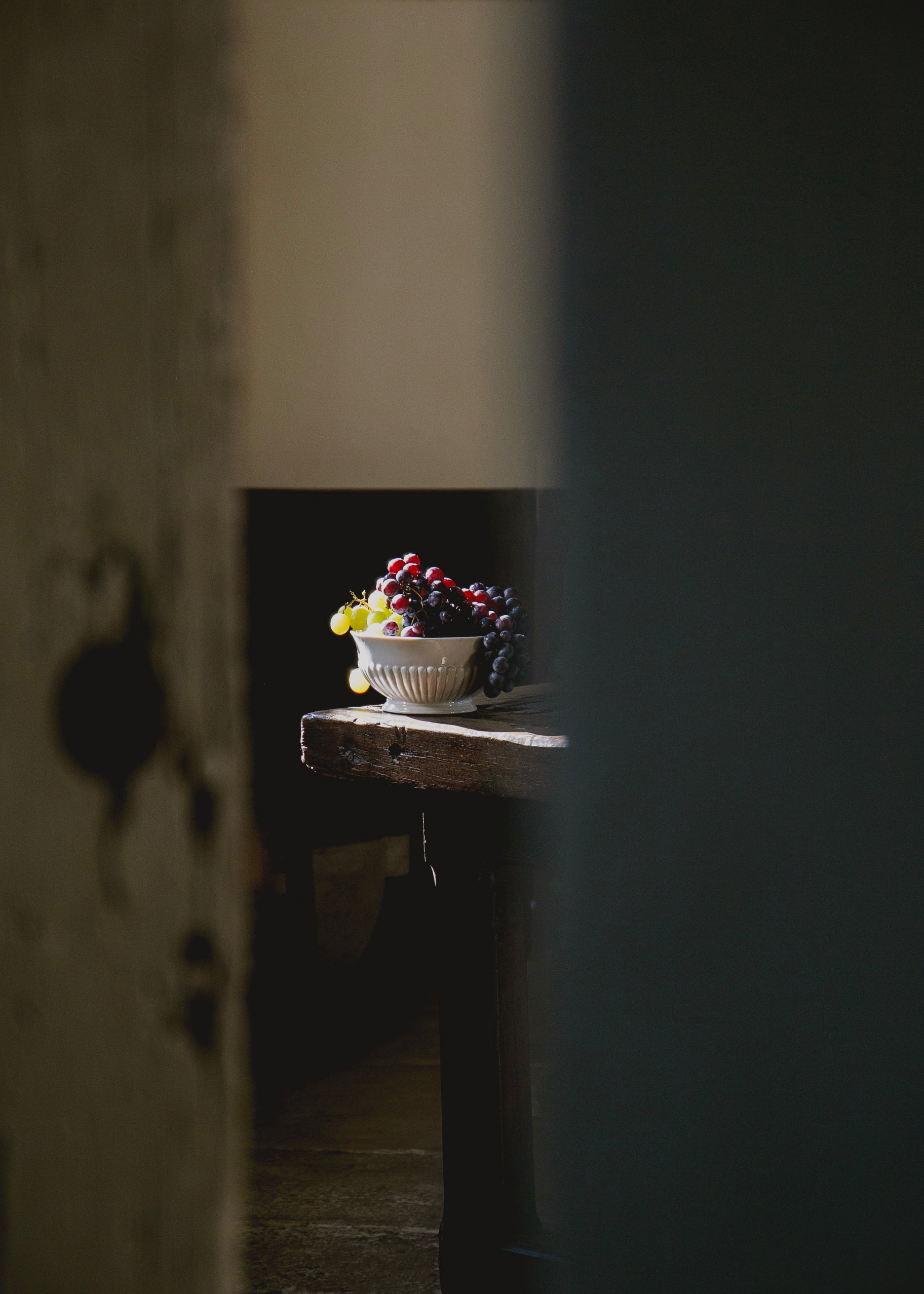 Godron salad bowl in white porcelain