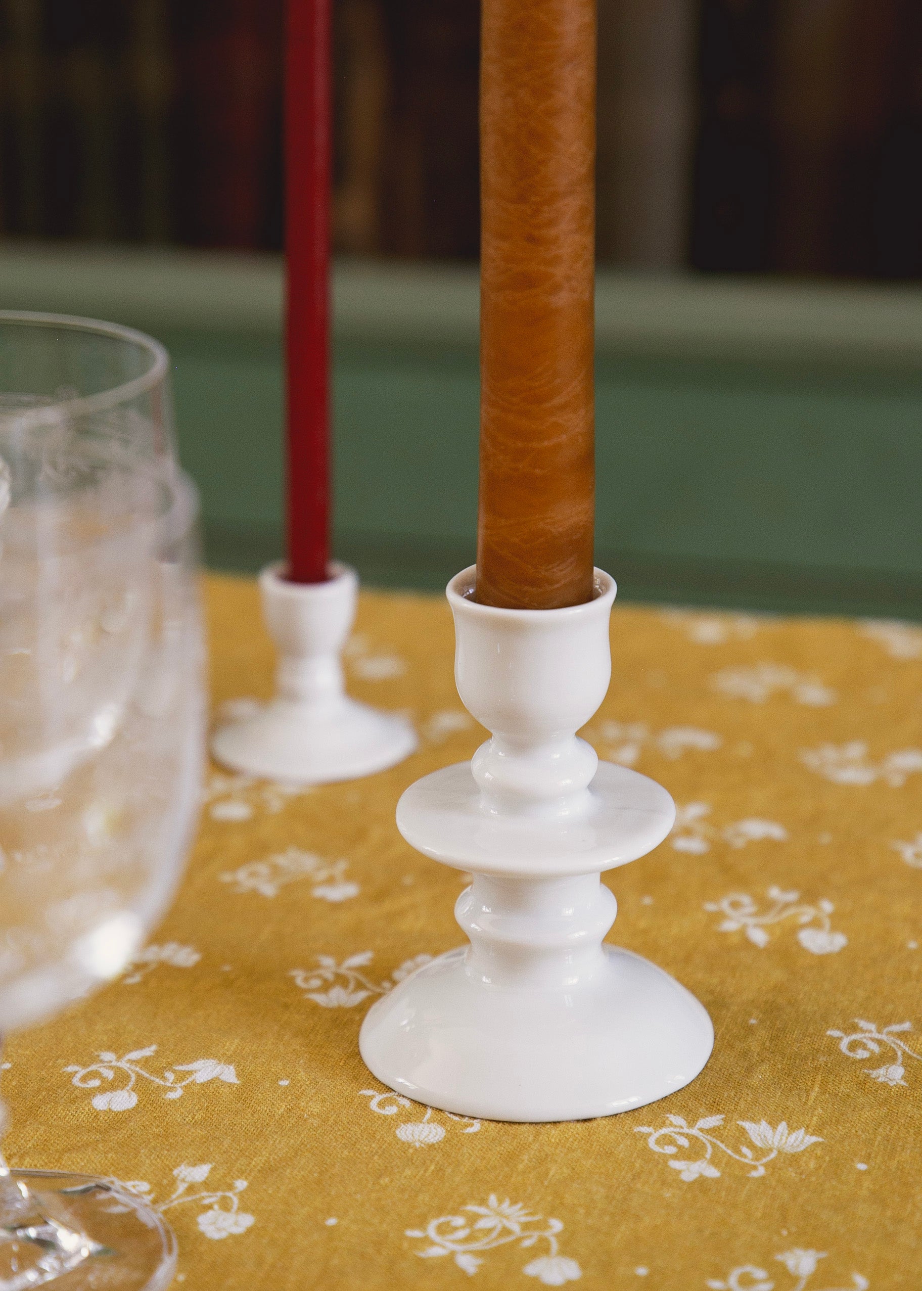 Disque candle holder in white porcelain