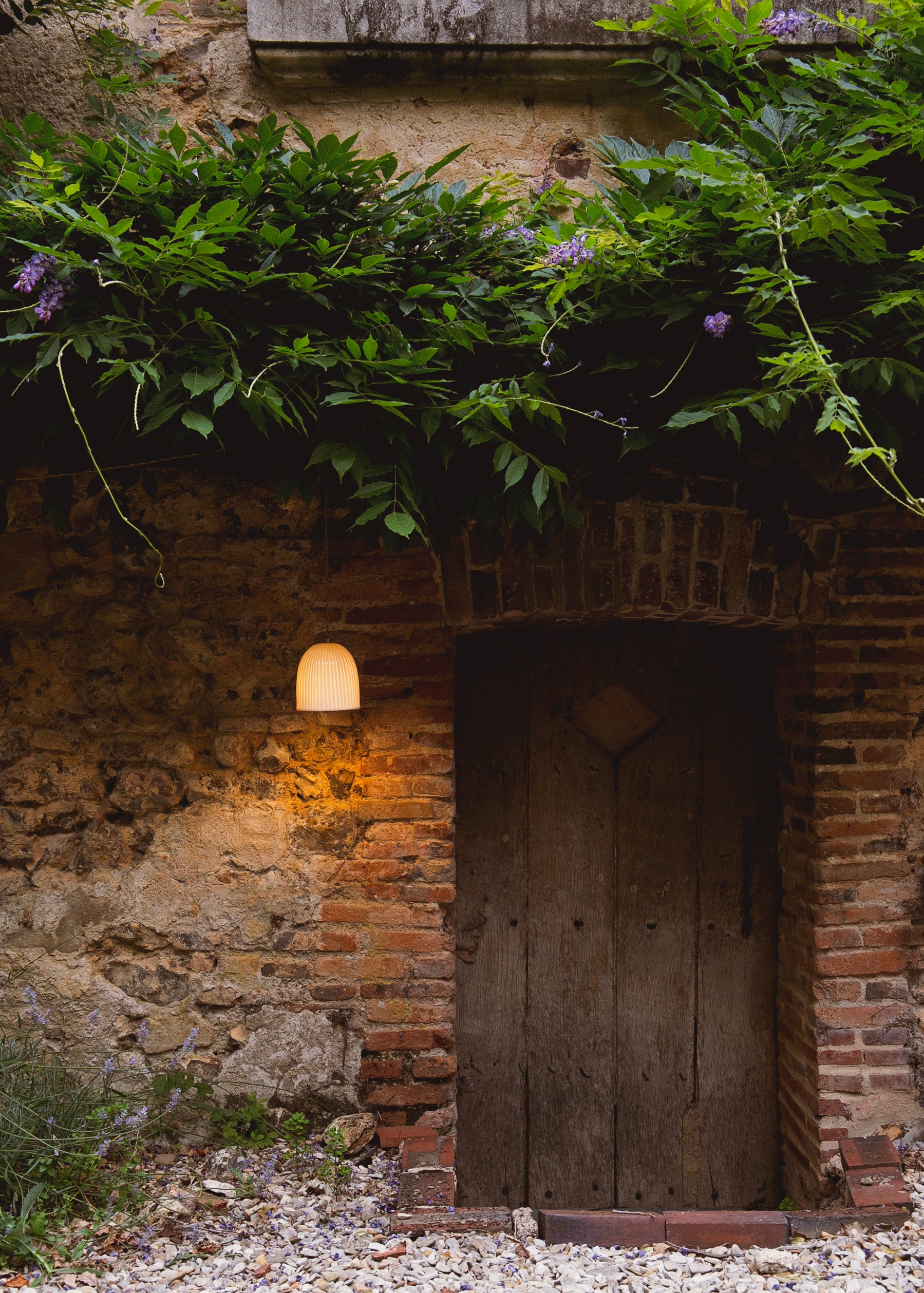 Corinthe white porcelain pendant light