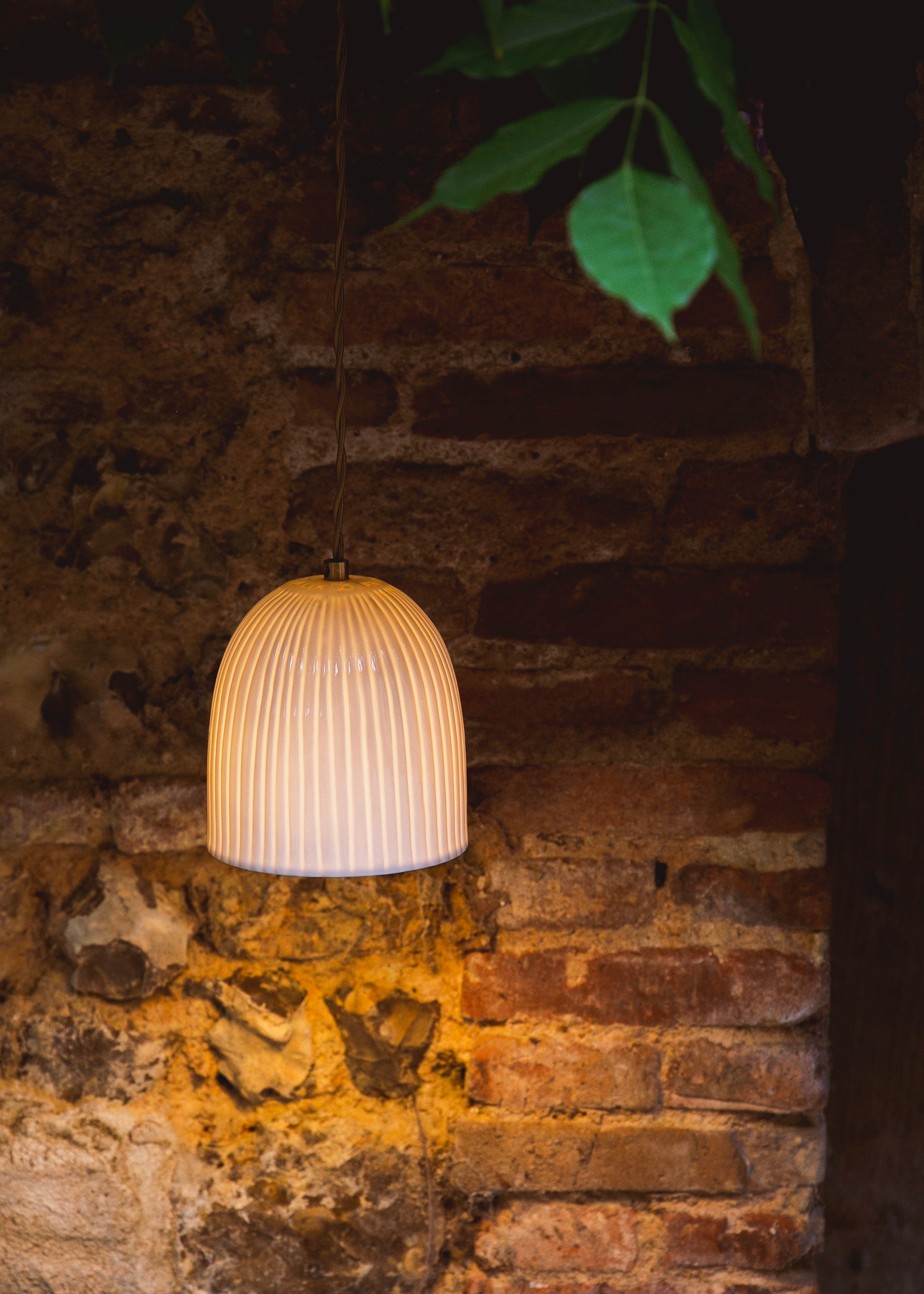 Corinthe white porcelain pendant light