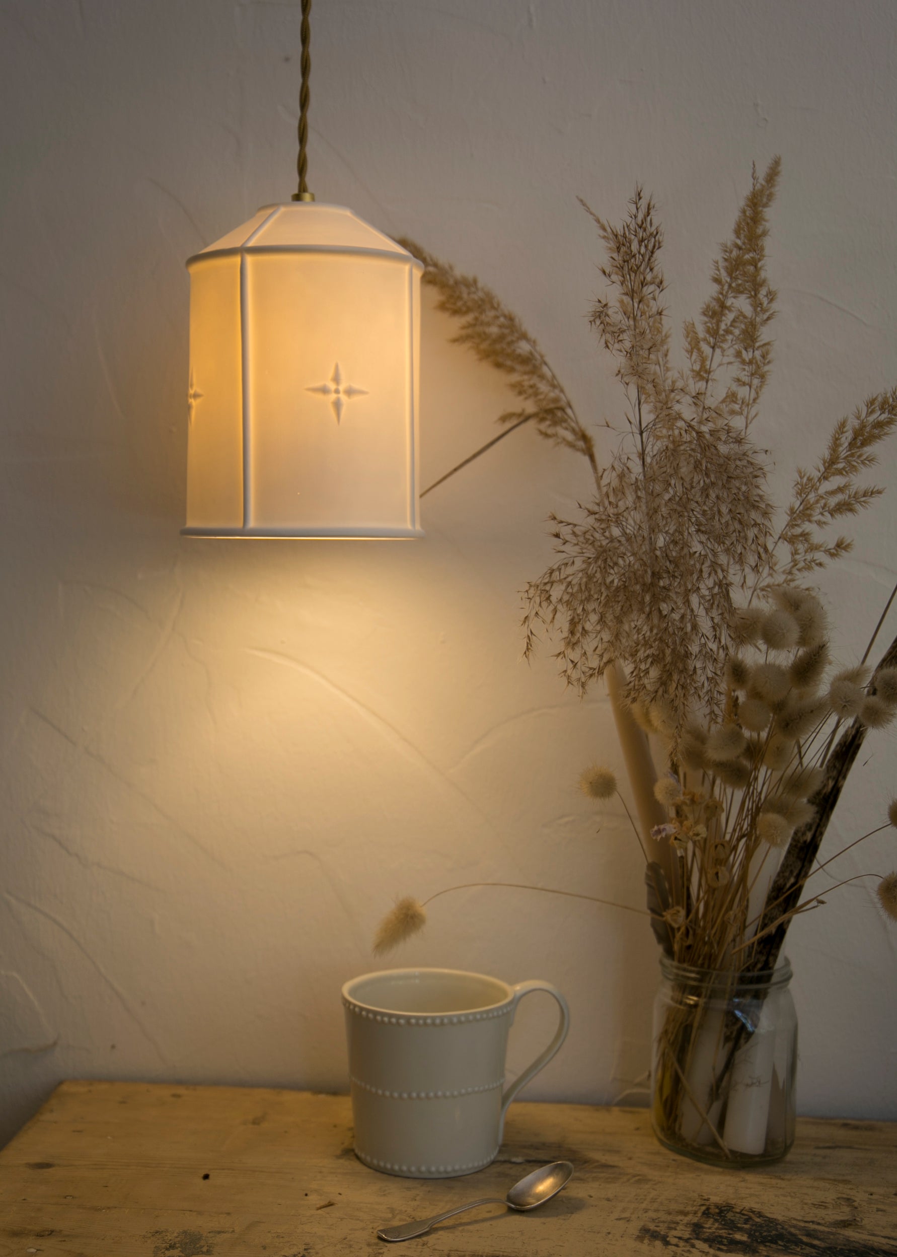 Lutèce white porcelain portable lamp