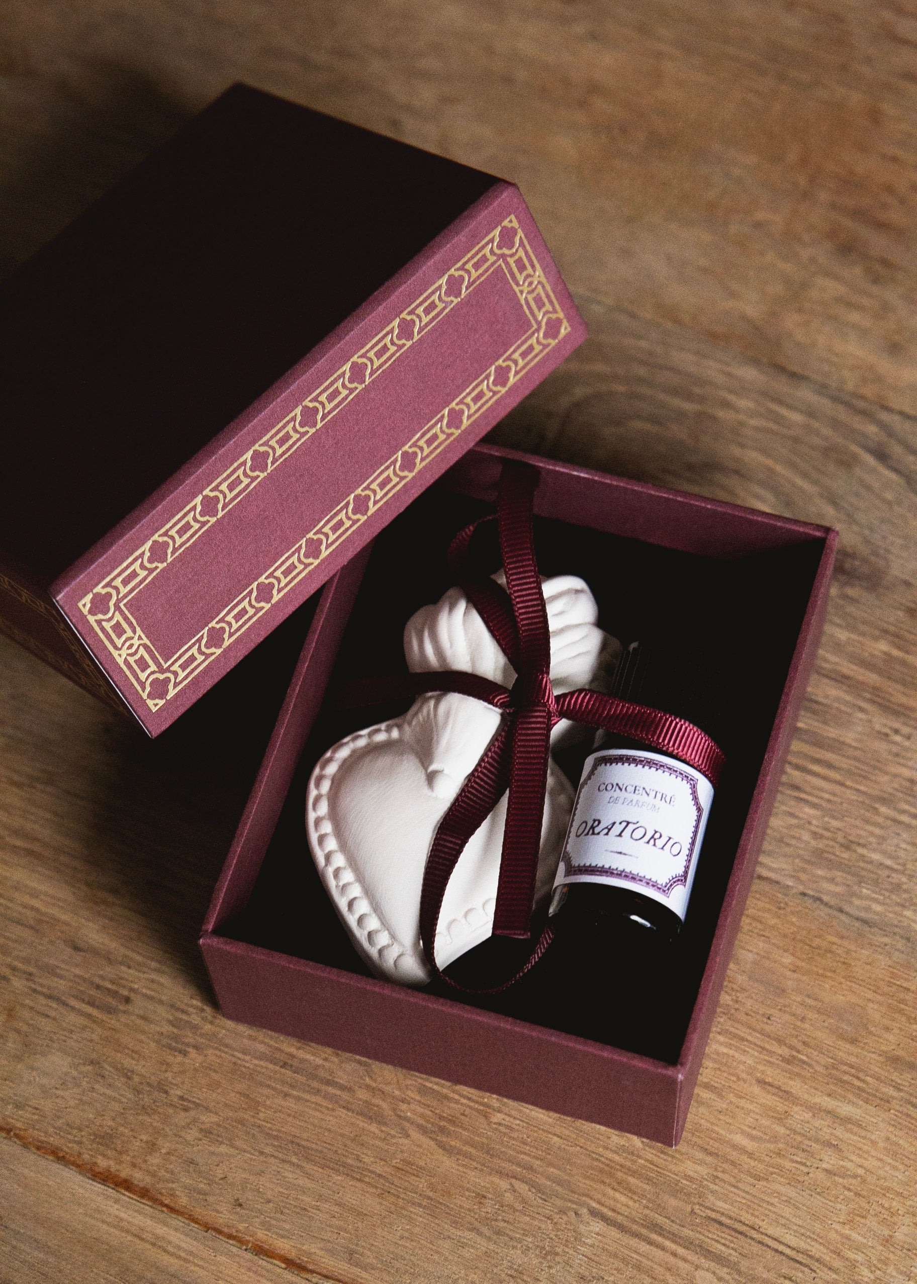 Ex Voto scented sculpture and its perfume concentrate