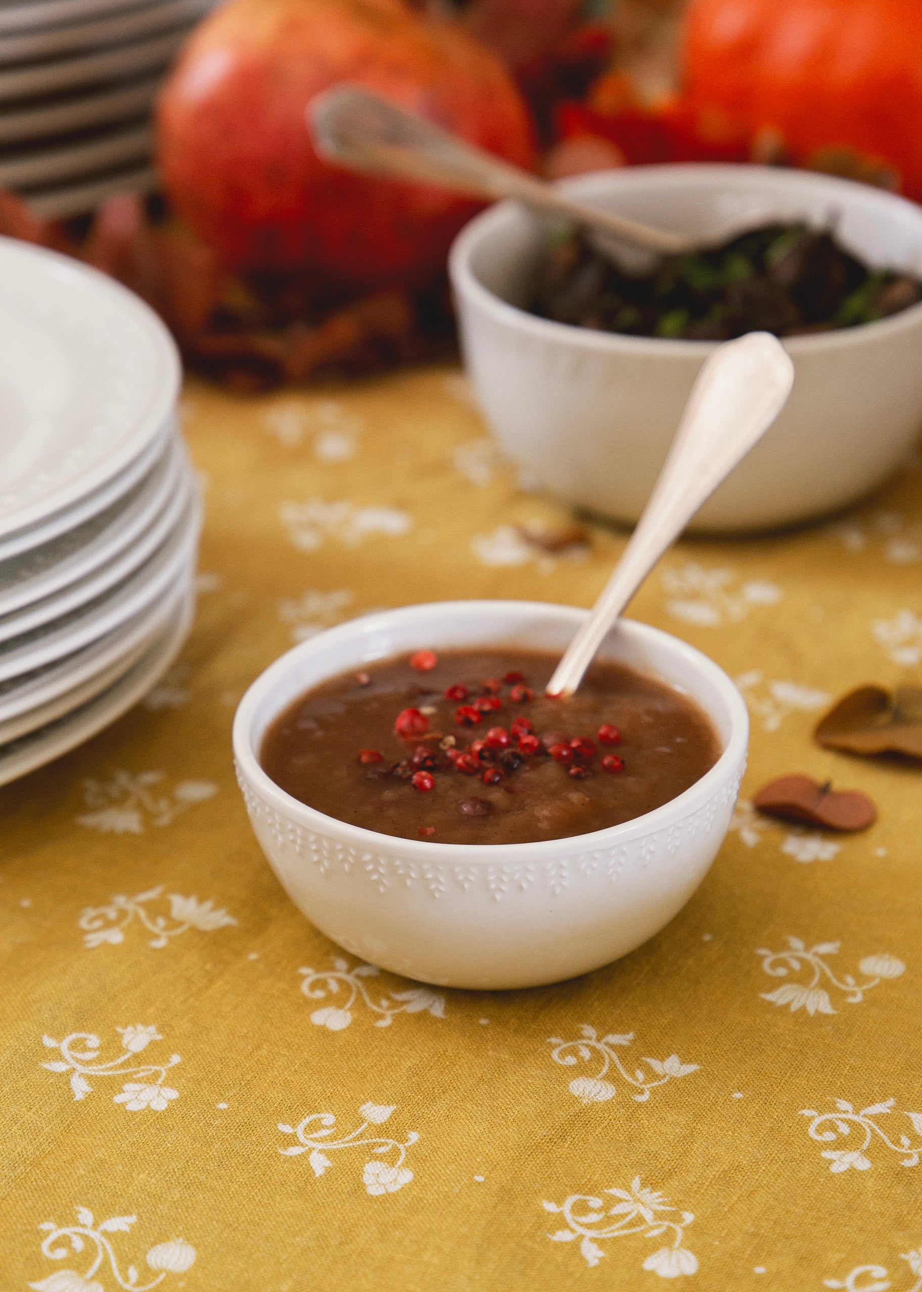 Small Demeter bowl in white porcelain