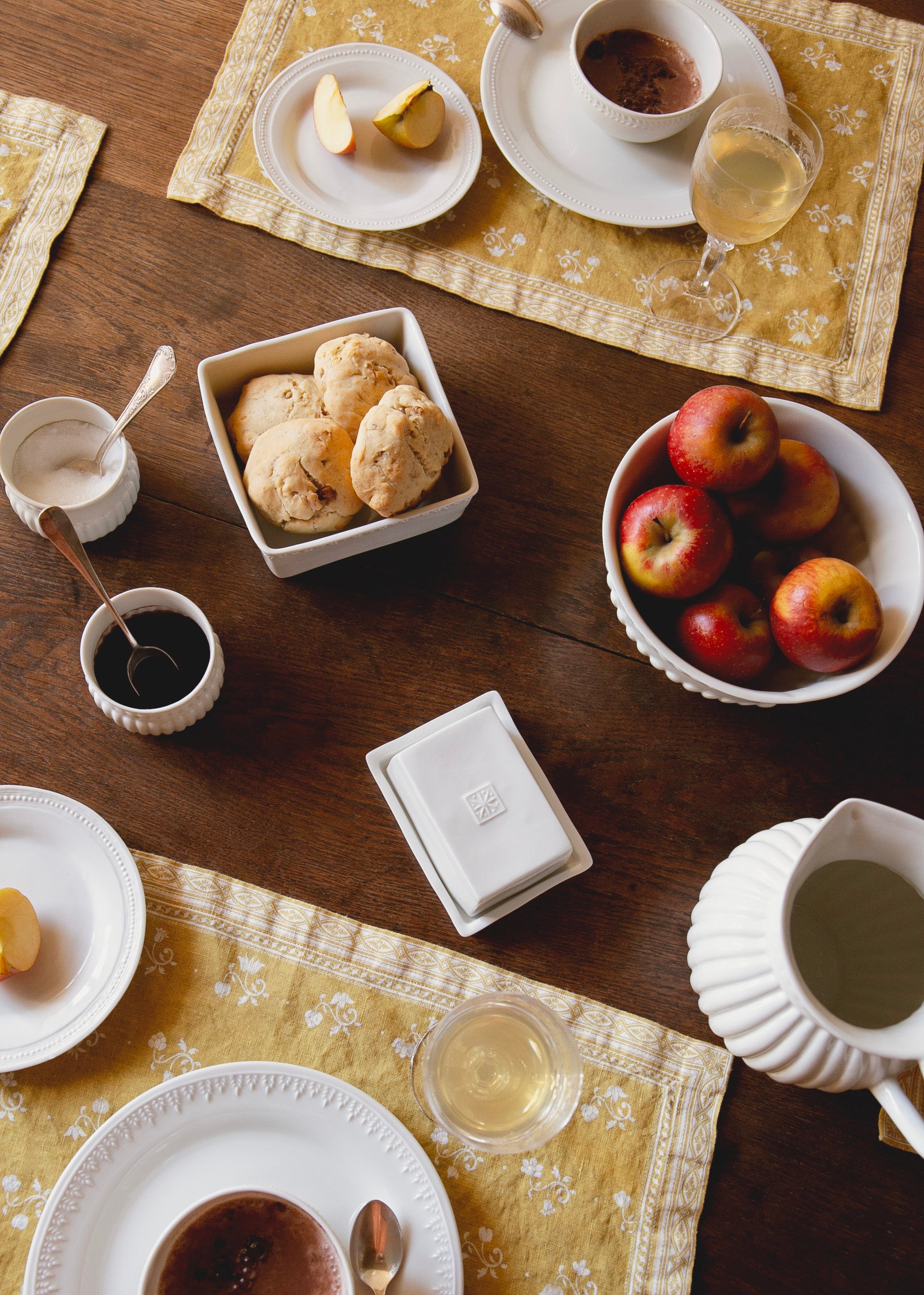 Etoile butter dish in white porcelain