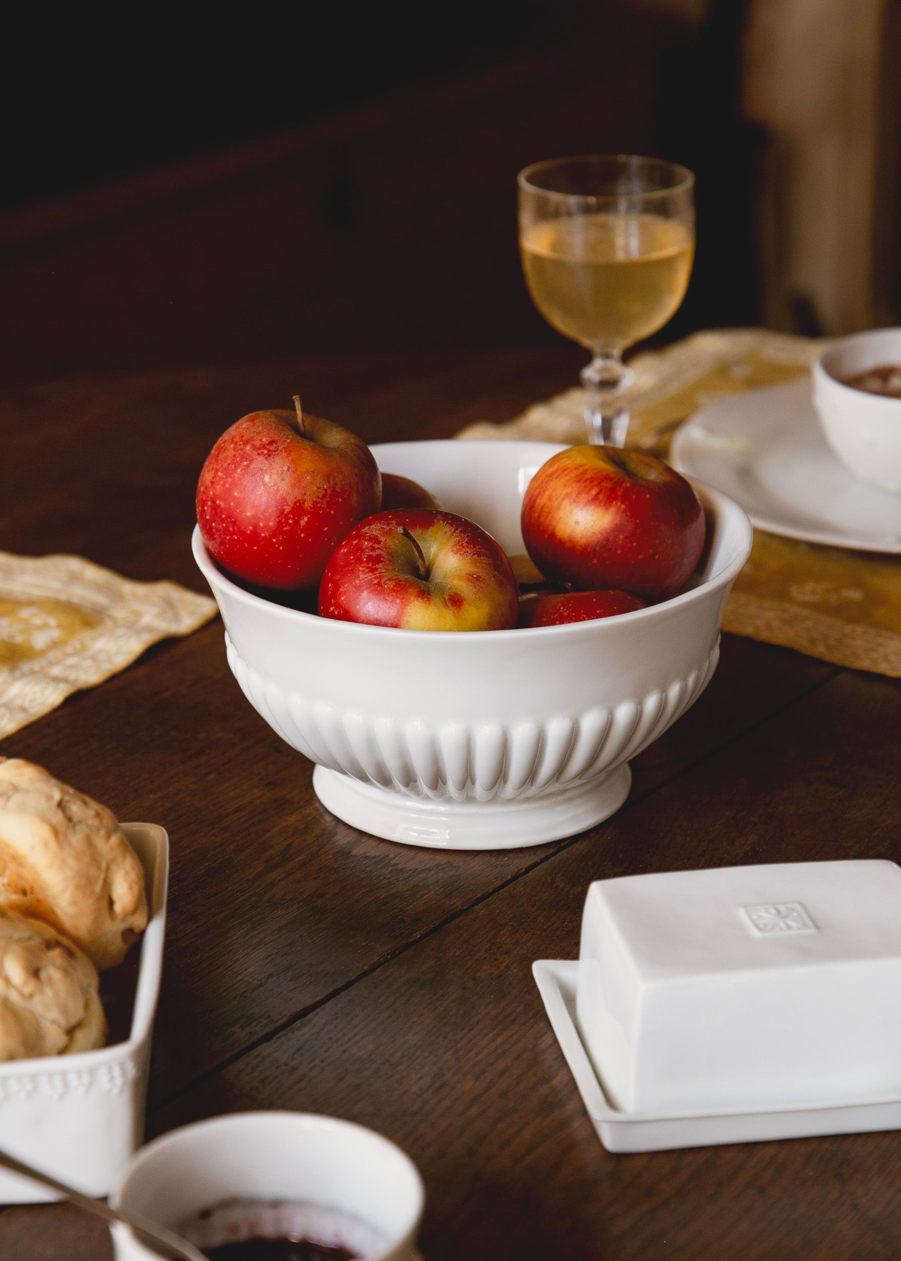Godron salad bowl in white porcelain