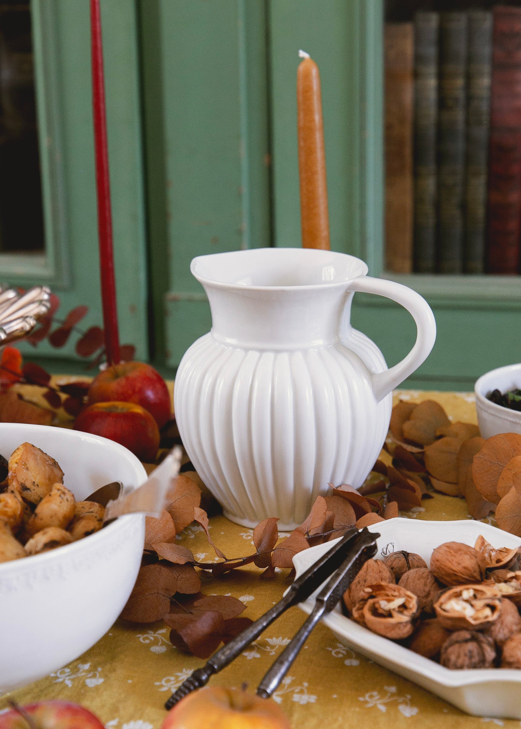 Godron pitcher in white porcelain