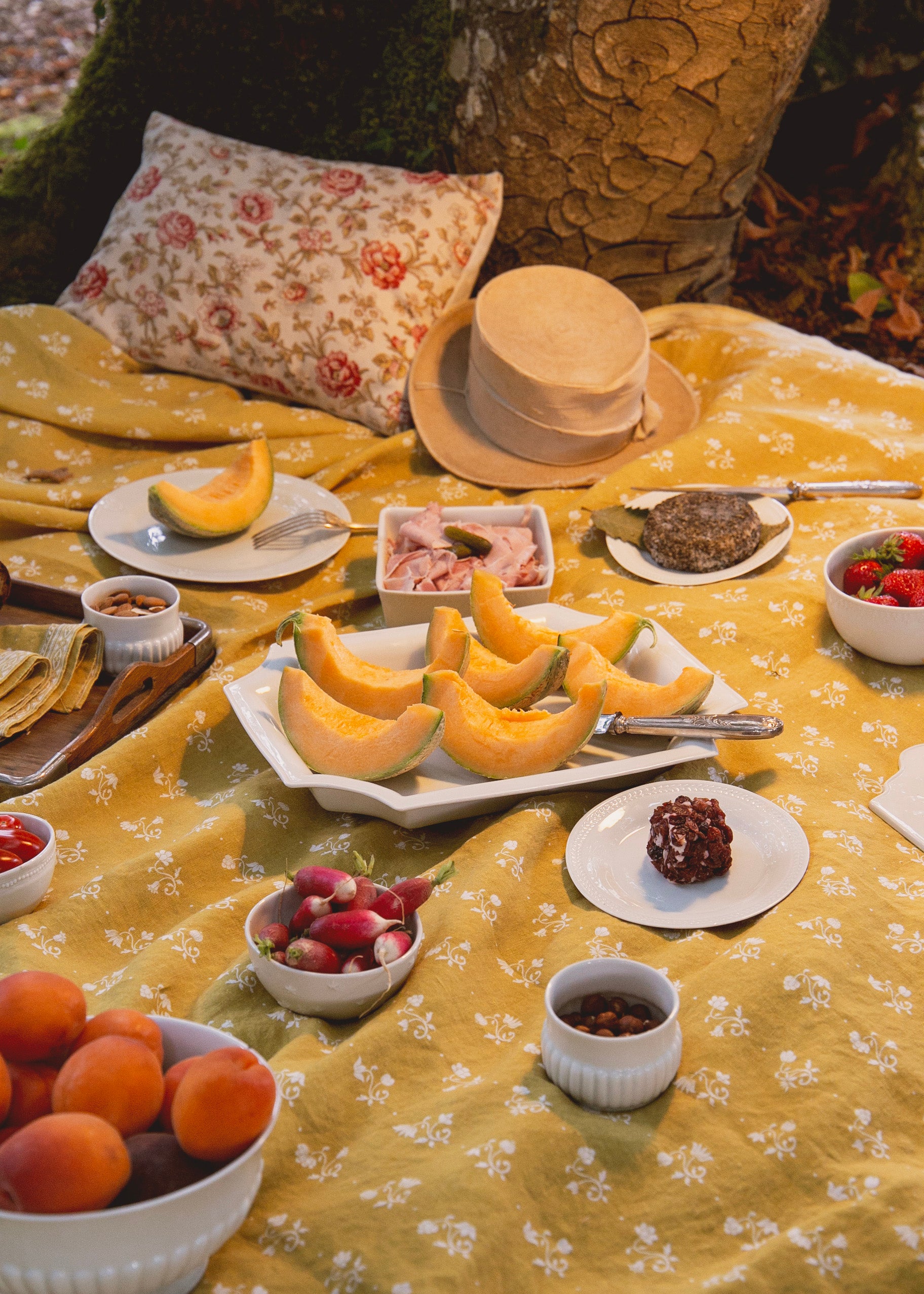 Henriette Square Linen Tablecloth 160 cm x 160 cm – Ochre