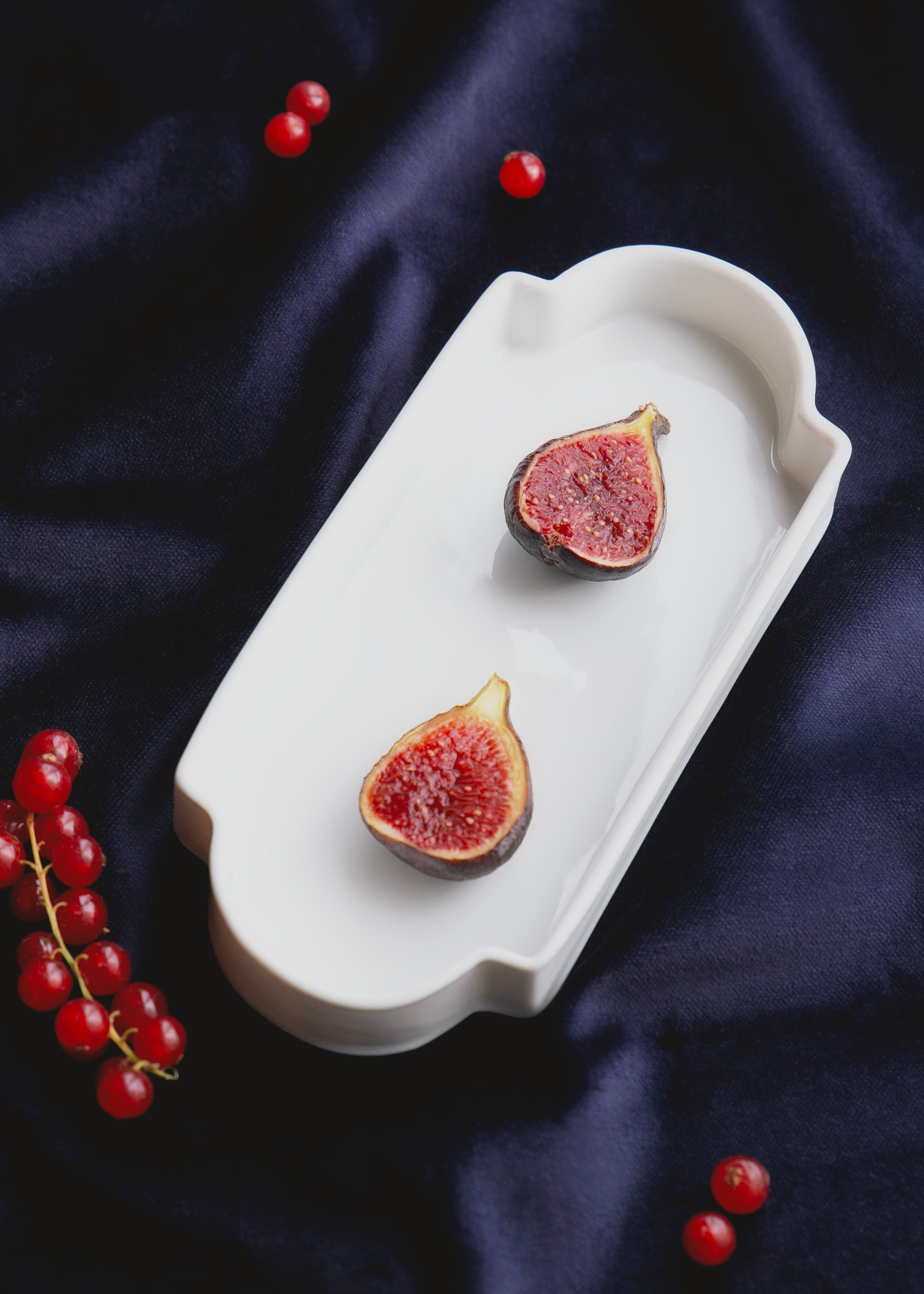 Plumier en porcelaine blanche