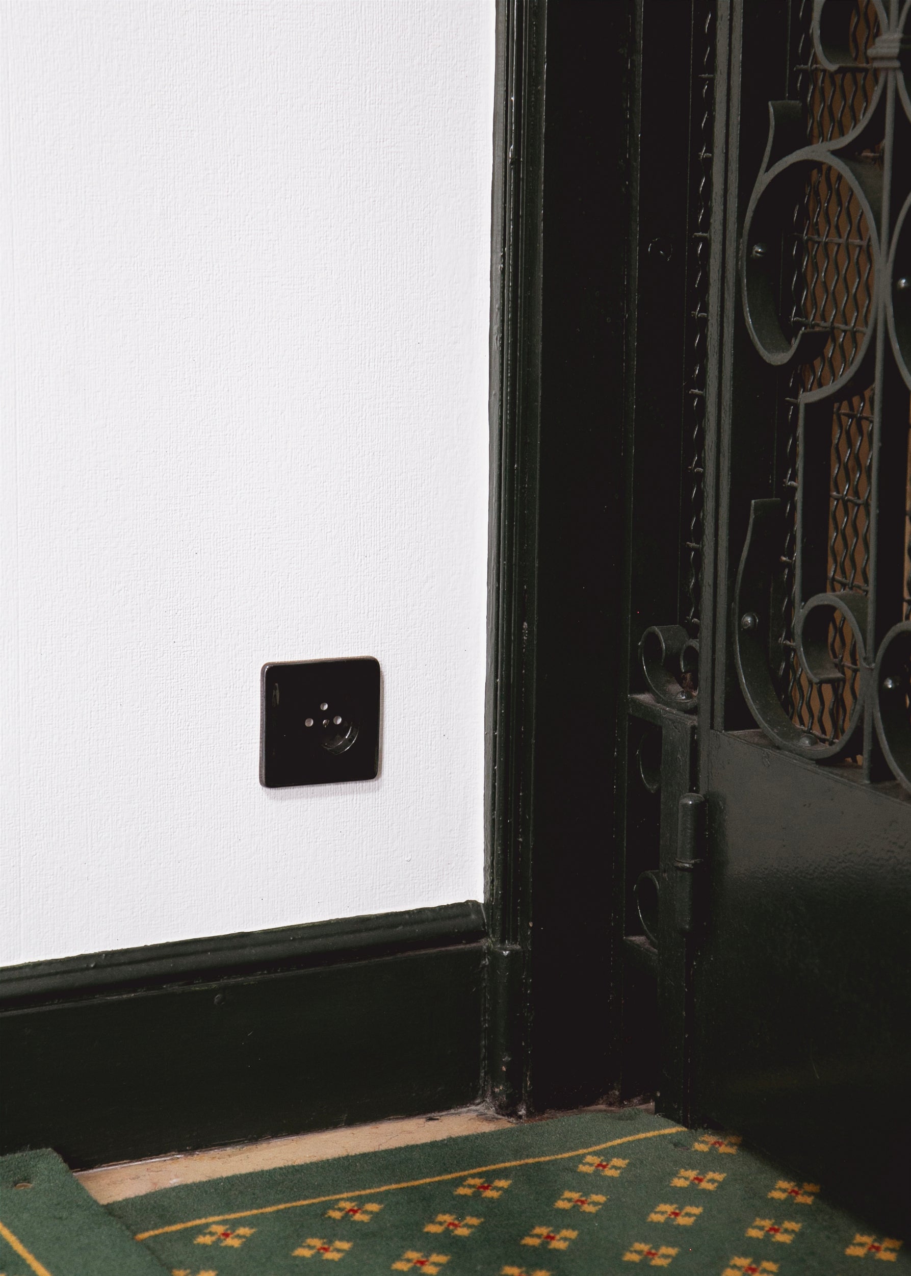 Prise Simple ADR x HI en Porcelaine Noire