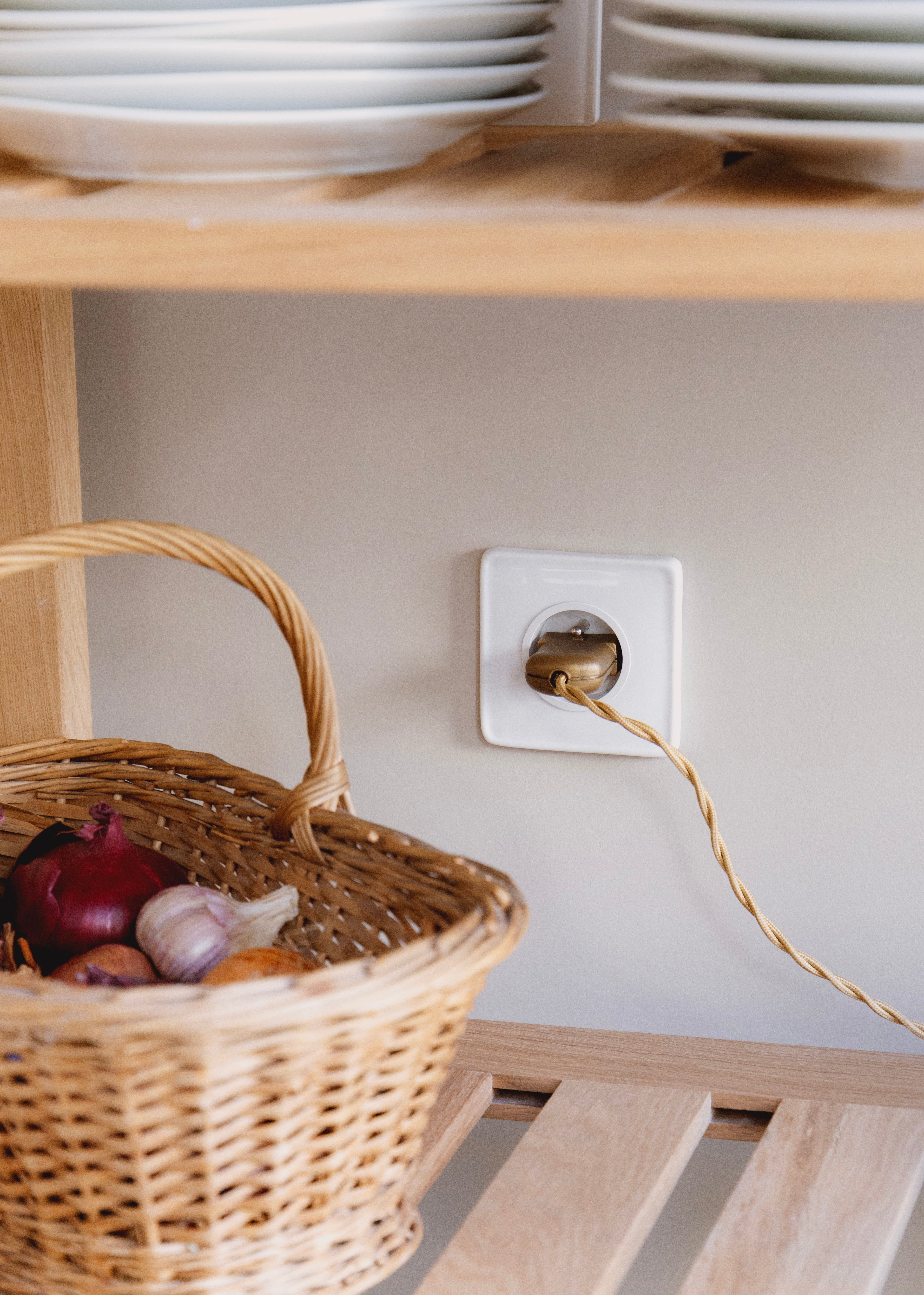 Prise Simple ADR x HI en Porcelaine Blanche