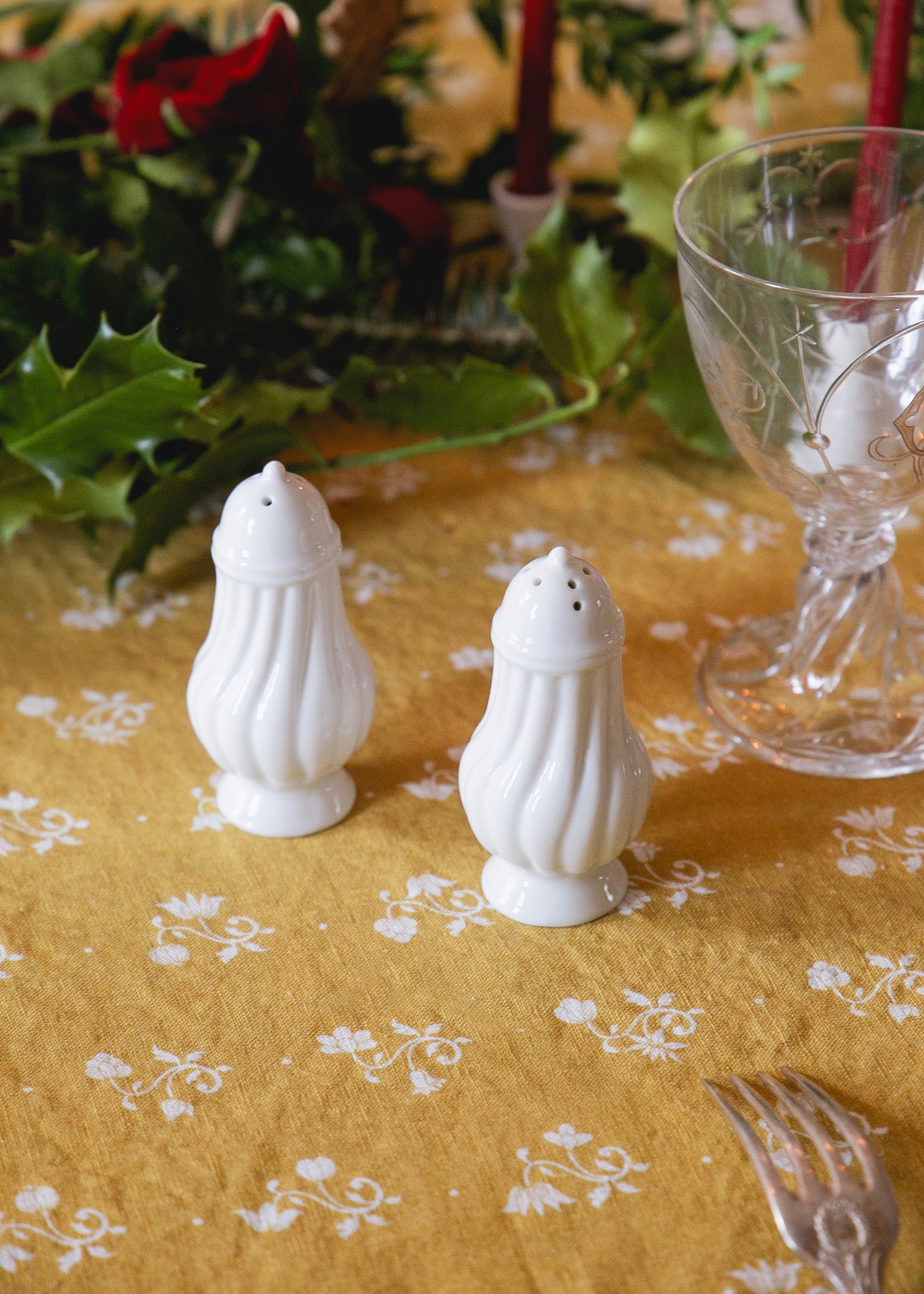 Salière Godron en porcelaine de blanche