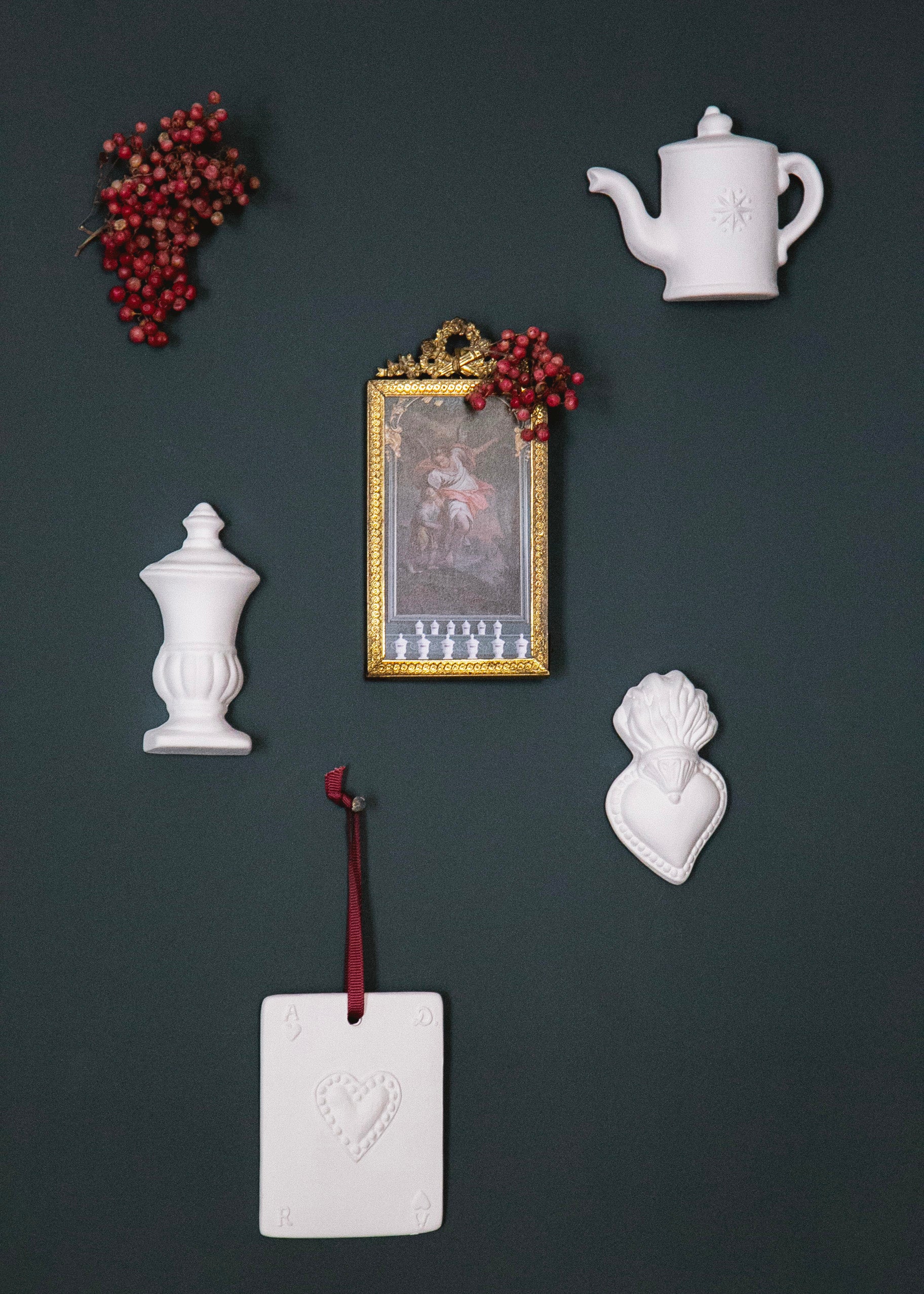 Ace of Hearts scented sculpture and its perfume concentrate