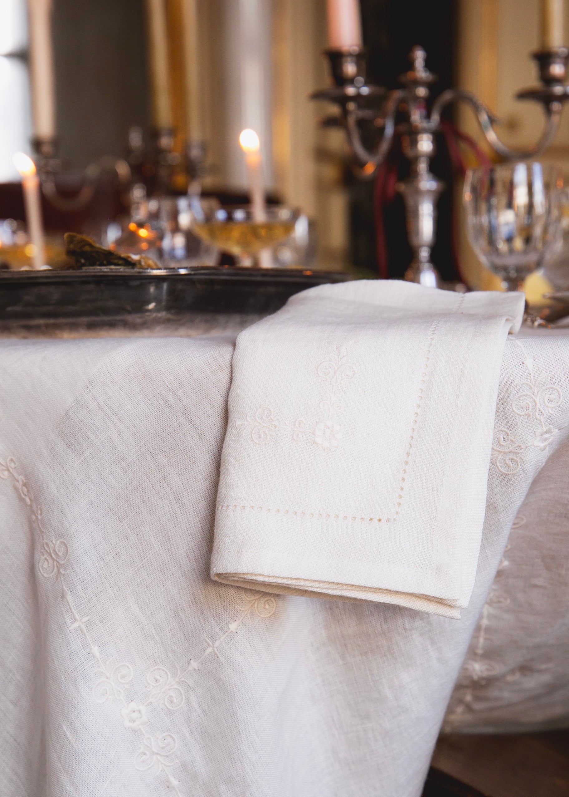 Salt or pepper cellar