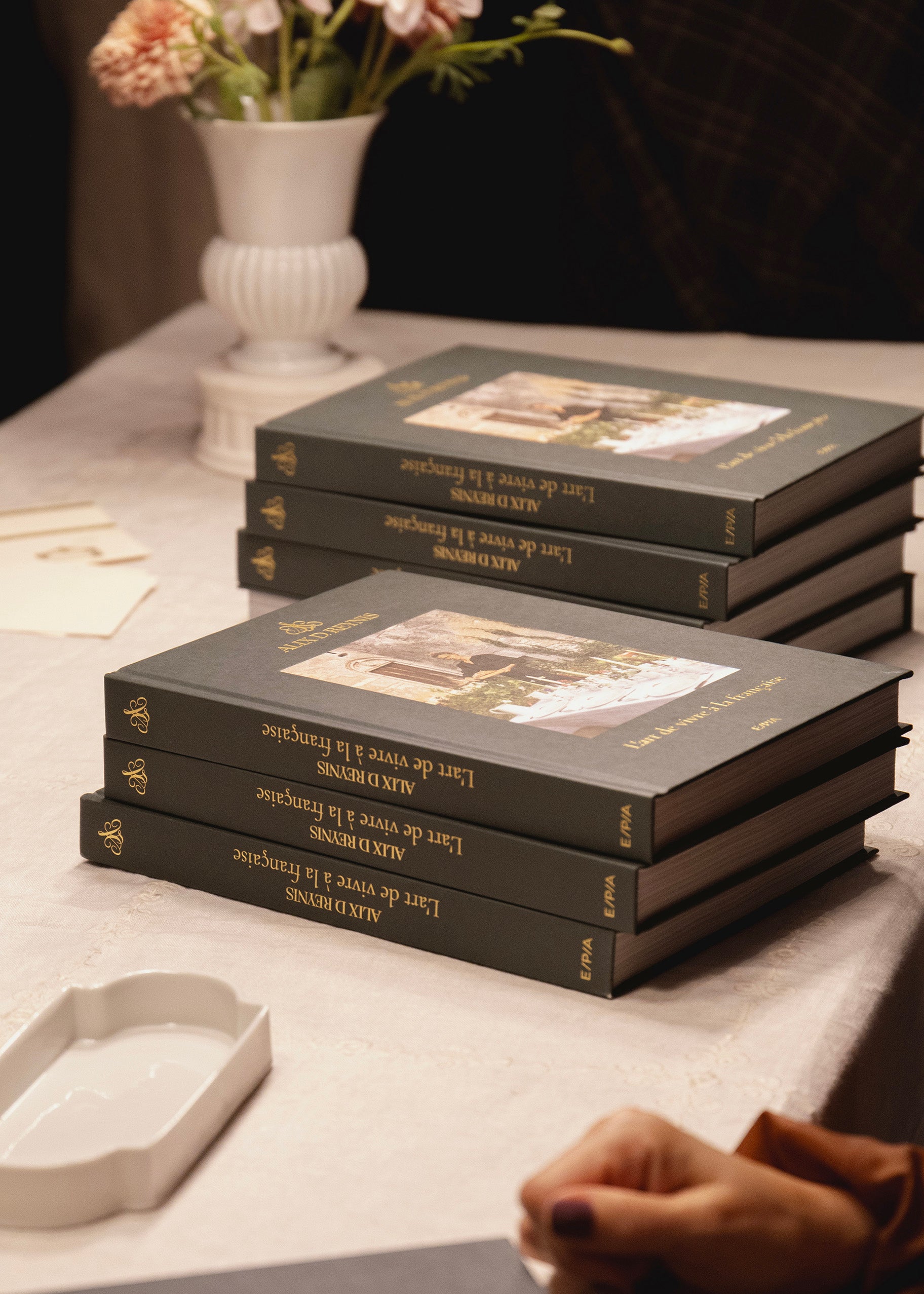 "L'art de vivre à la Française" book by Alix Depondt-Reynis – E/P/A Editions