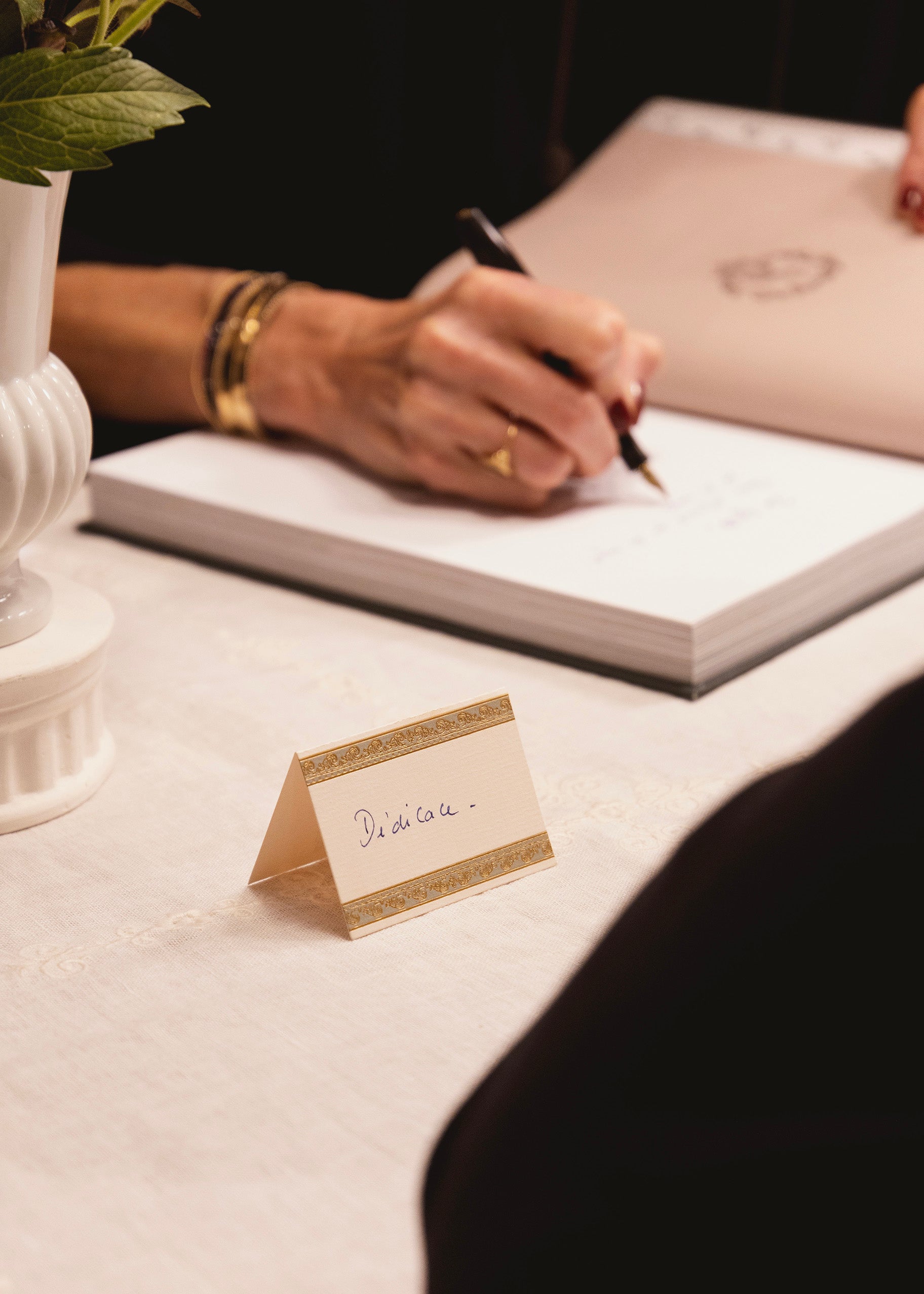 Reception stationery: Eugénie menu card and place cards
