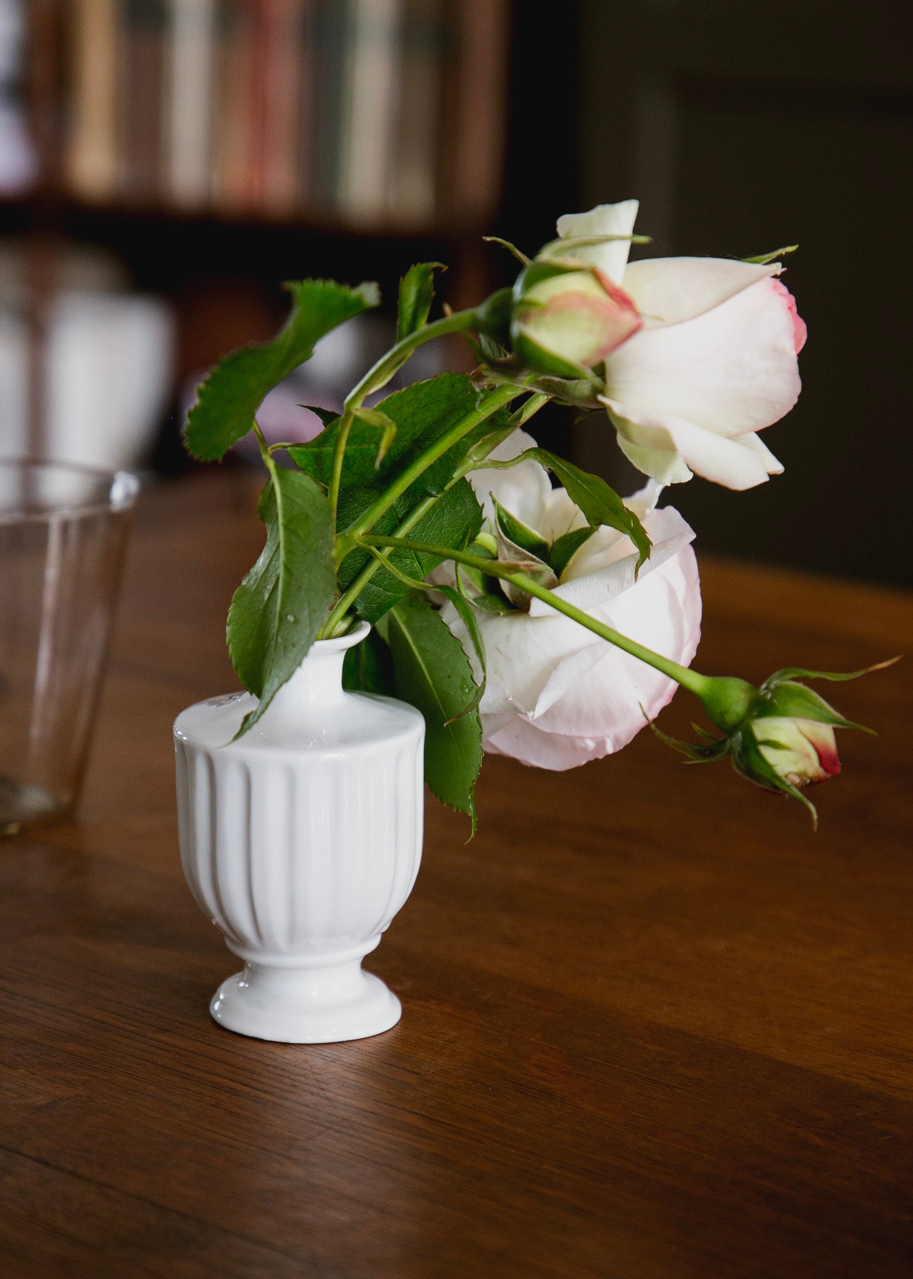 Soliflore Corinthe en porcelaine blanche