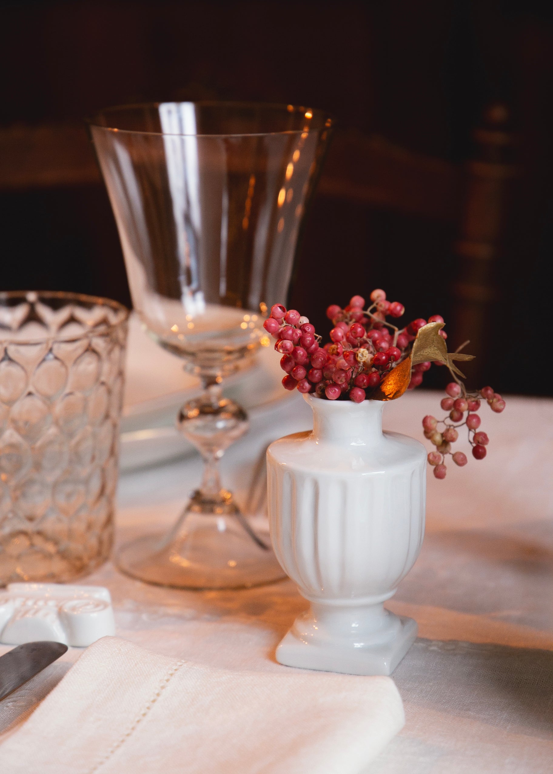 Soliflore Corinthe en porcelaine blanche