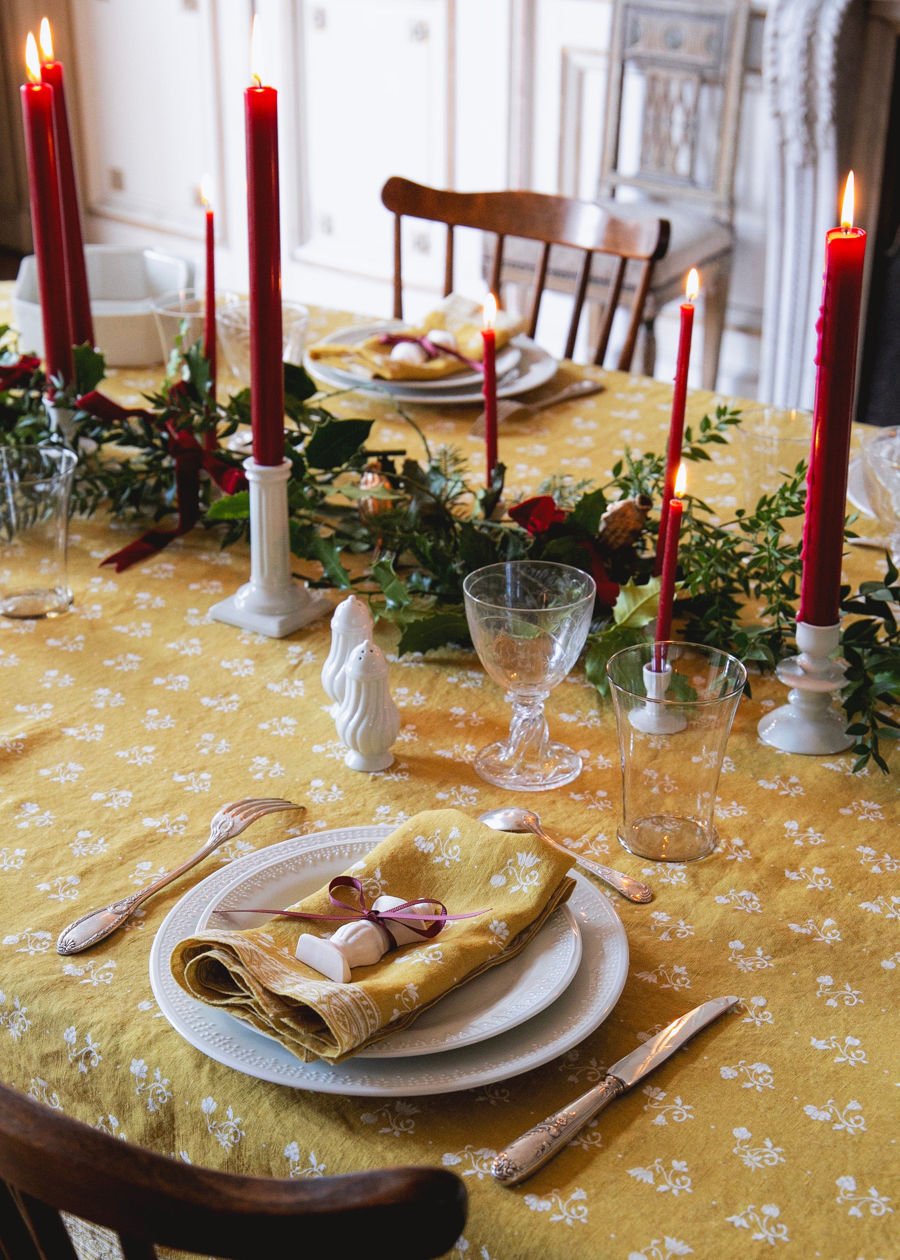 Henriette Square Linen Tablecloth 160 cm x 160 cm – Ochre