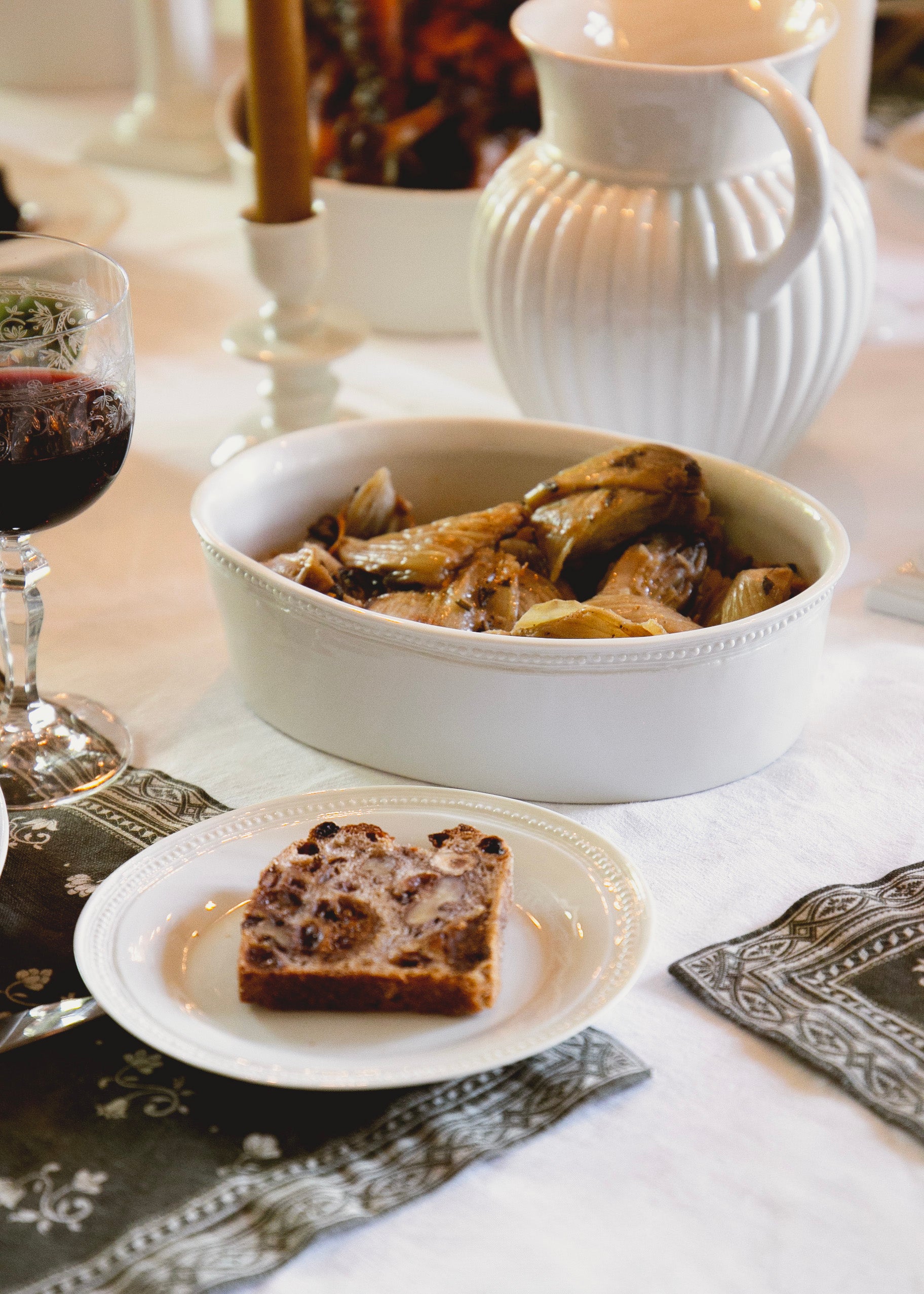 Medium Louis XVI oven dish in white porcelain