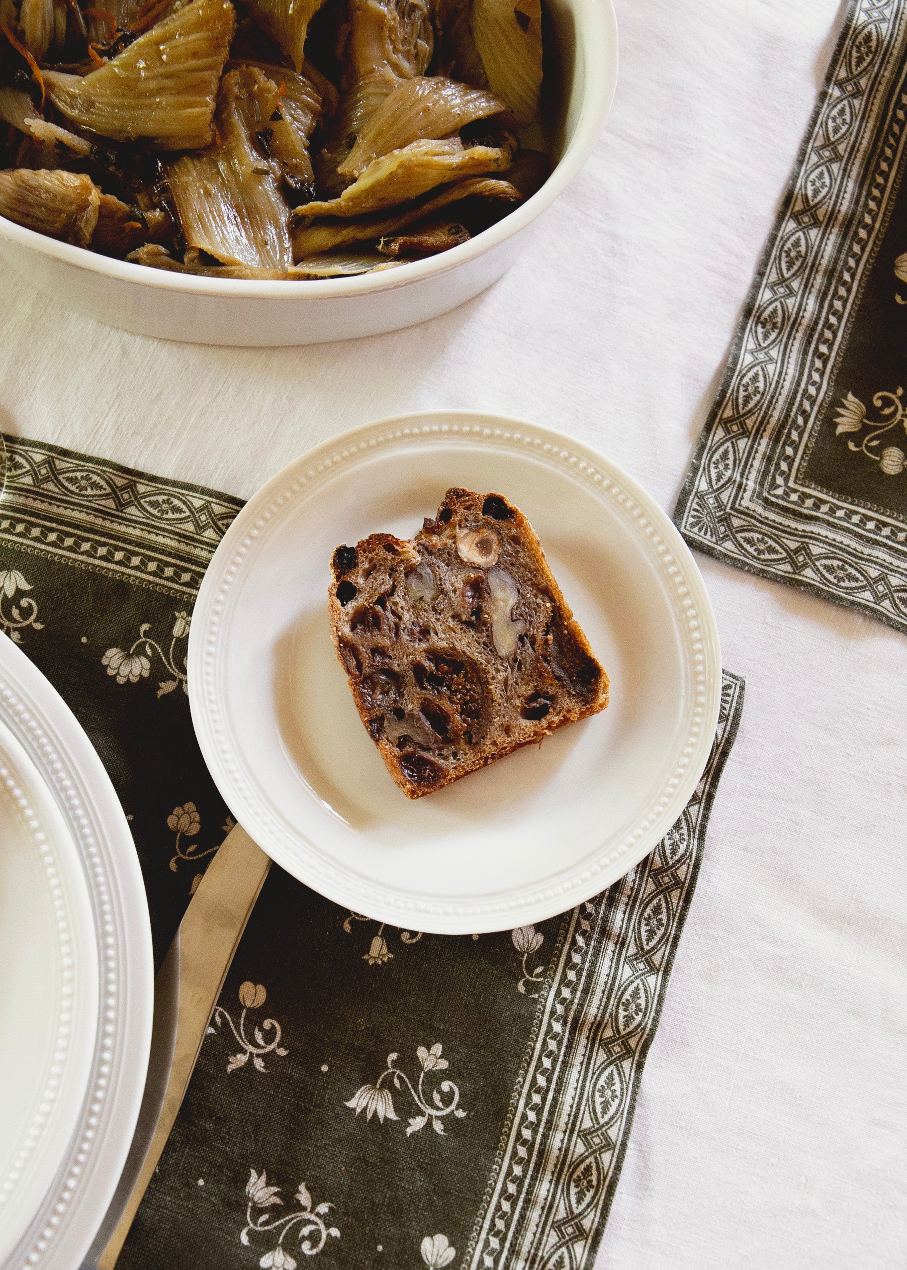 Louis XVI bread plate in white porcelain