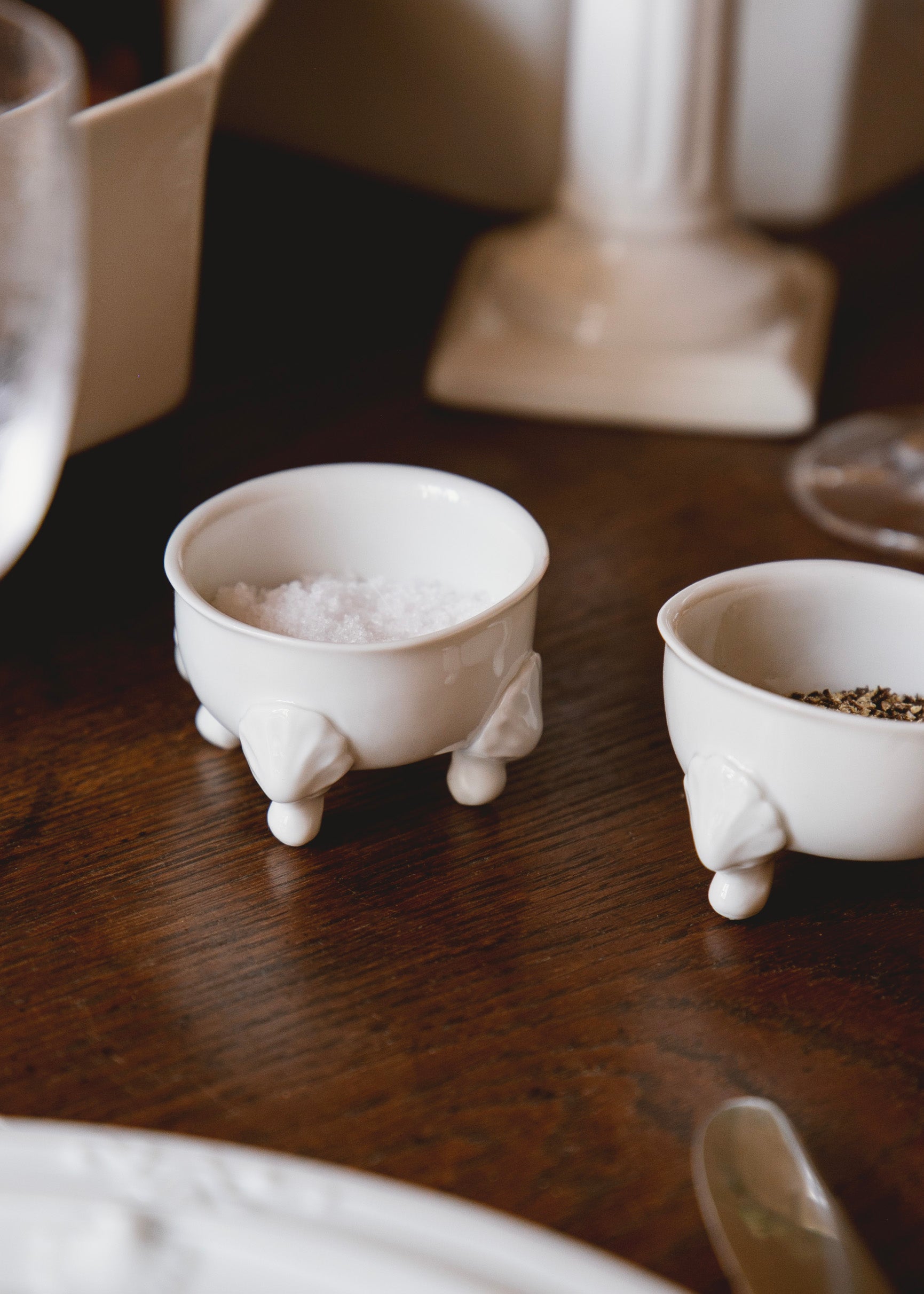 Salt or pepper cellar