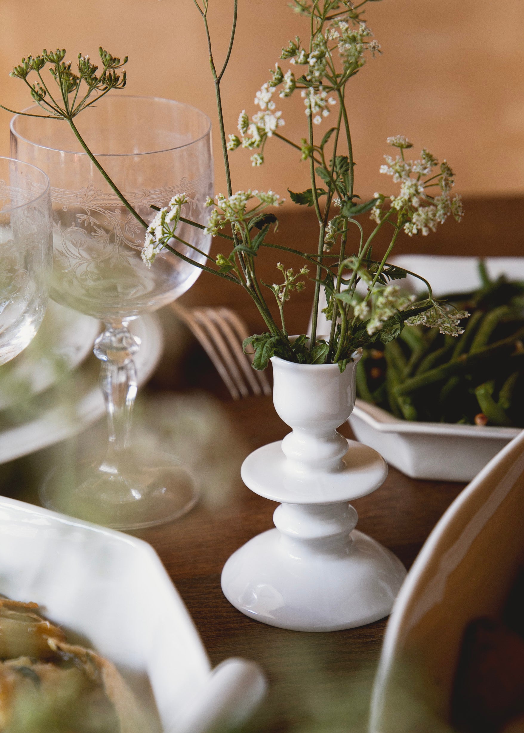 Disque candle holder in white porcelain
