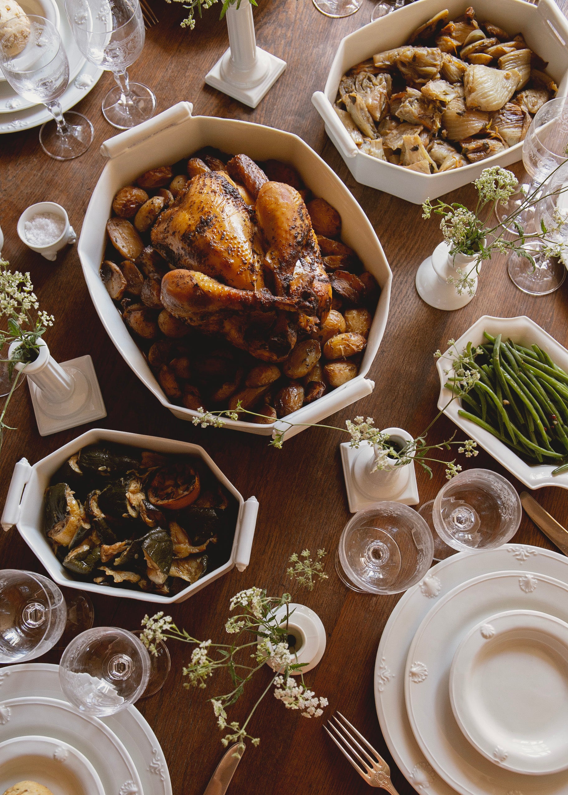Petit plat à four octogonal en porcelaine blanche