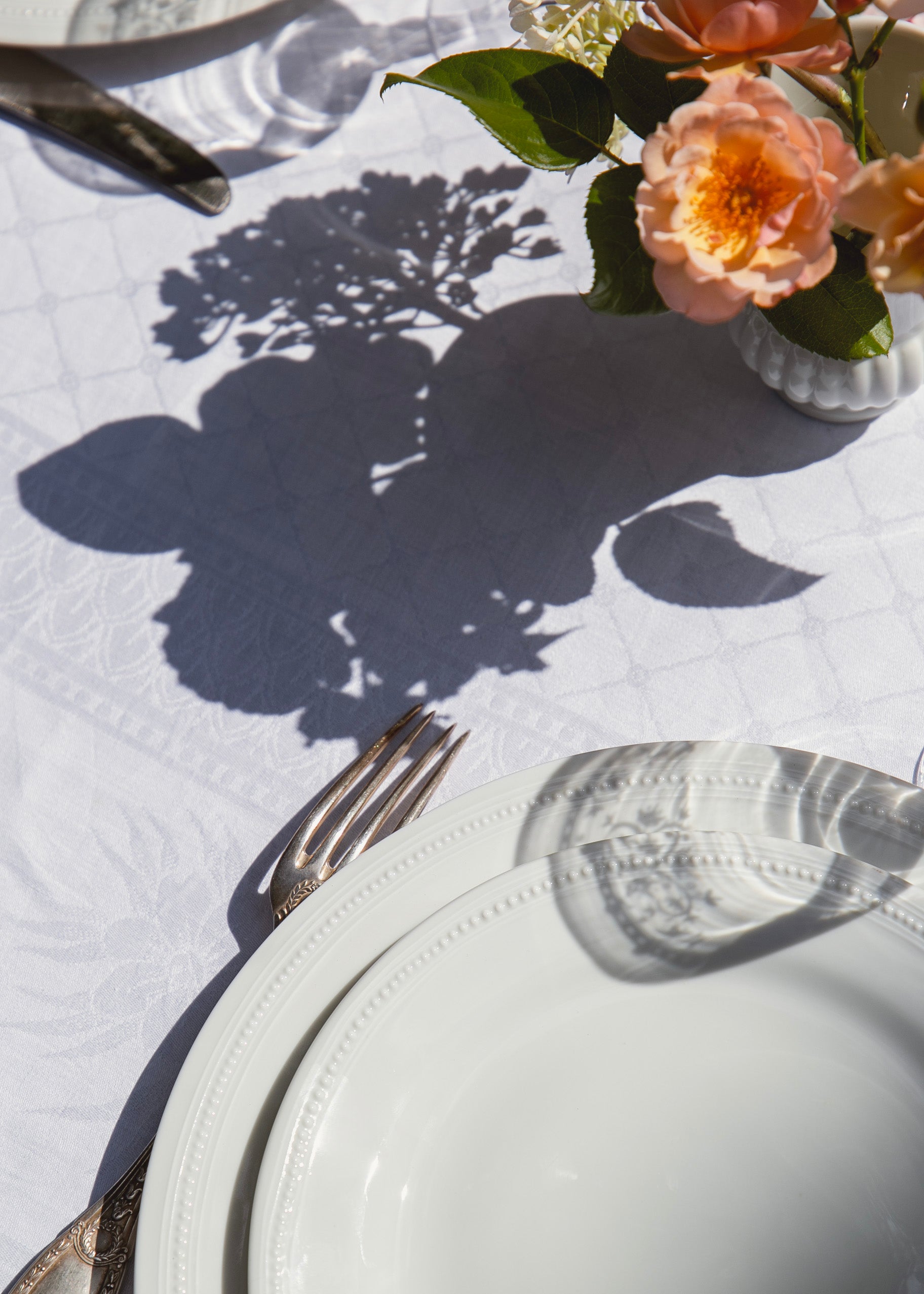 Louis XVI dessert plate in white porcelain