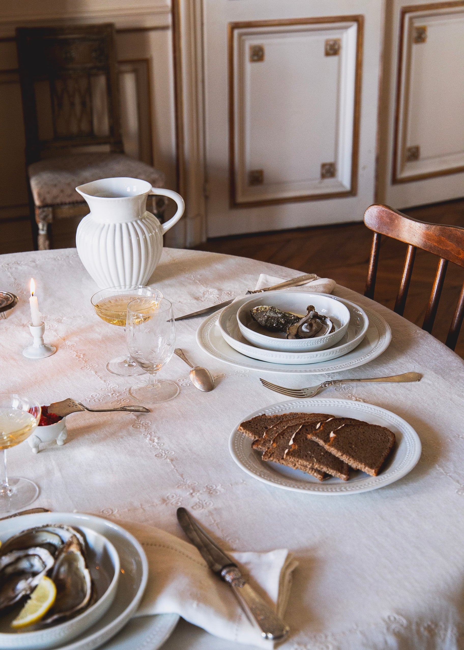 Coffret de 4 assiettes à dîner Empire, 4 assiettes à dessert Empire et 4 assiettes creuses Empire en porcelaine banche