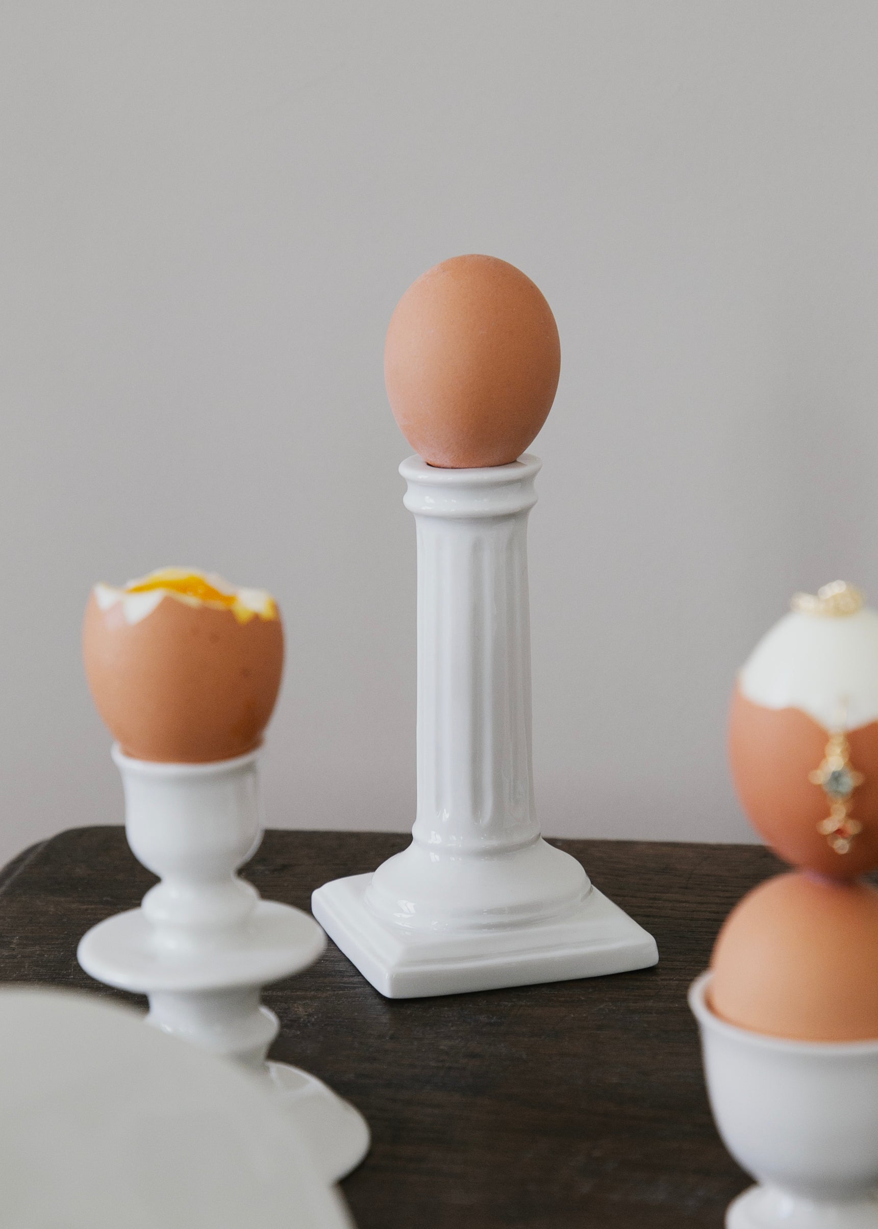 Corinthe candle holder in white porcelain