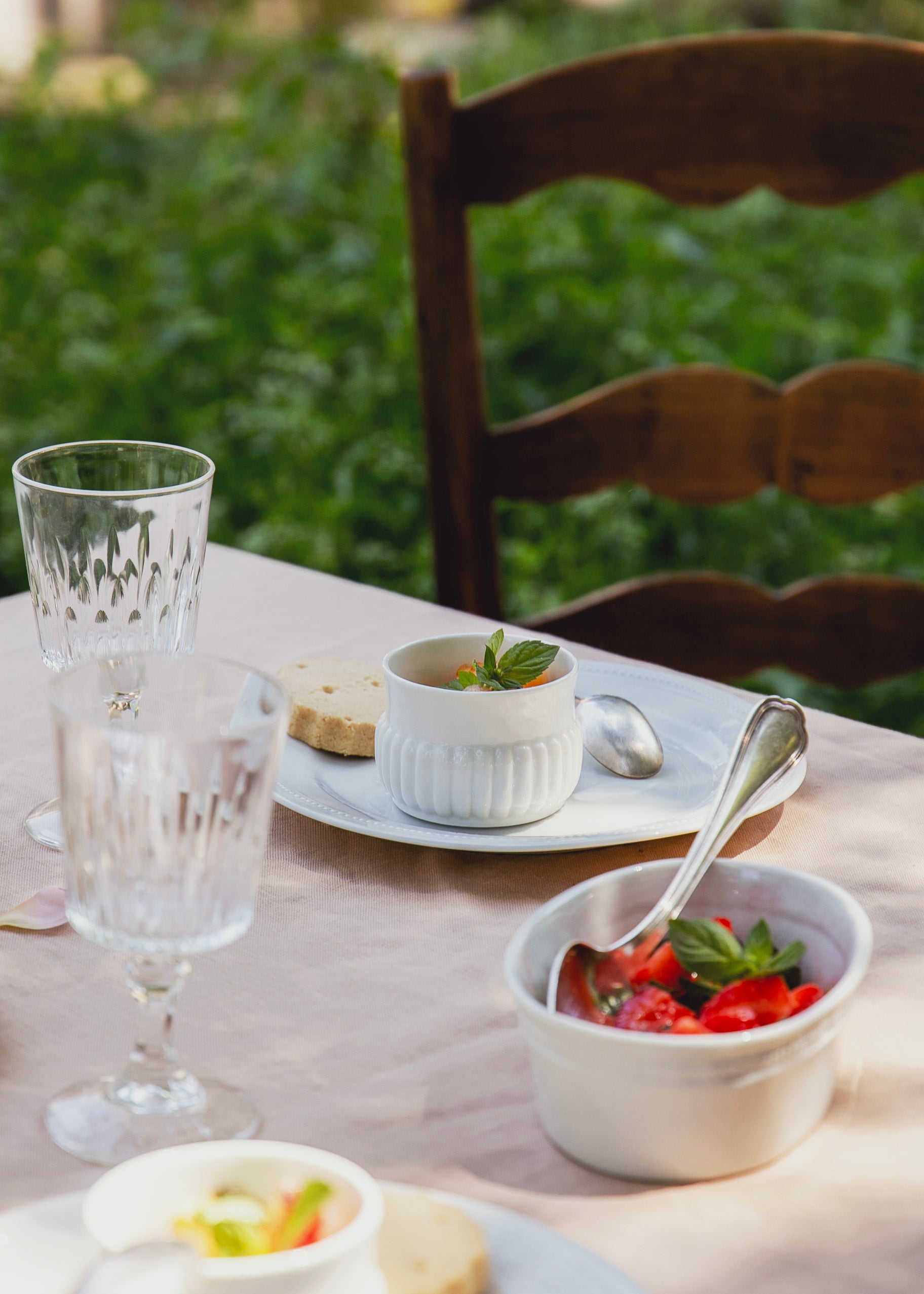 Godron ramekin in white porcelain