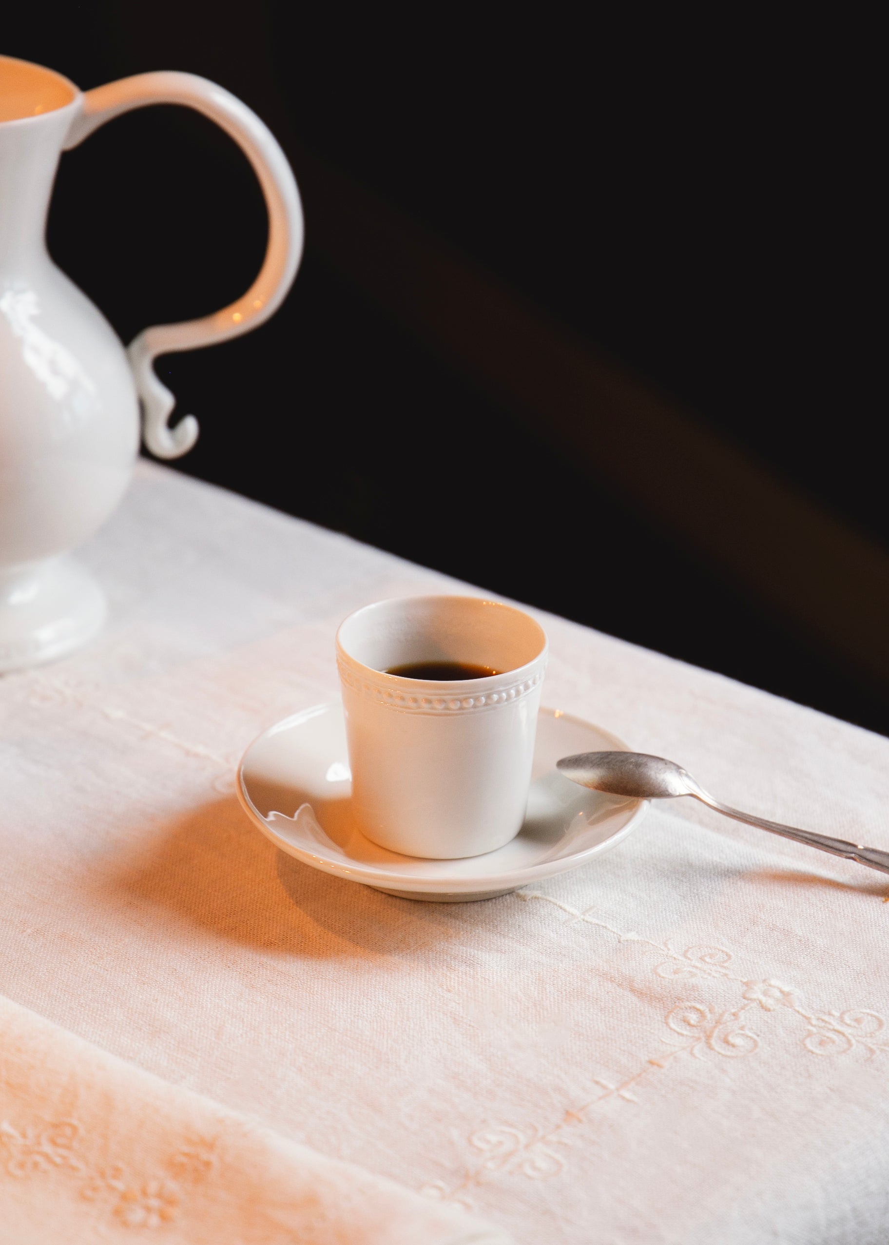Louis XVI espresso cup in white porcelain