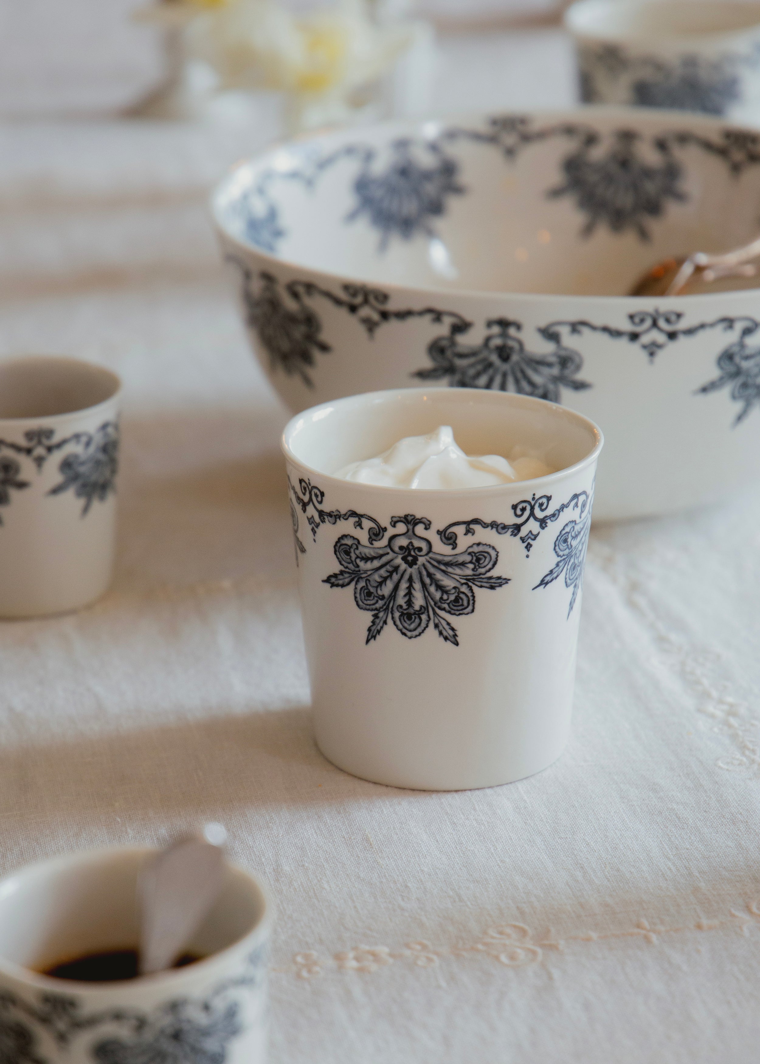 Plume white porcelain latte tumbler