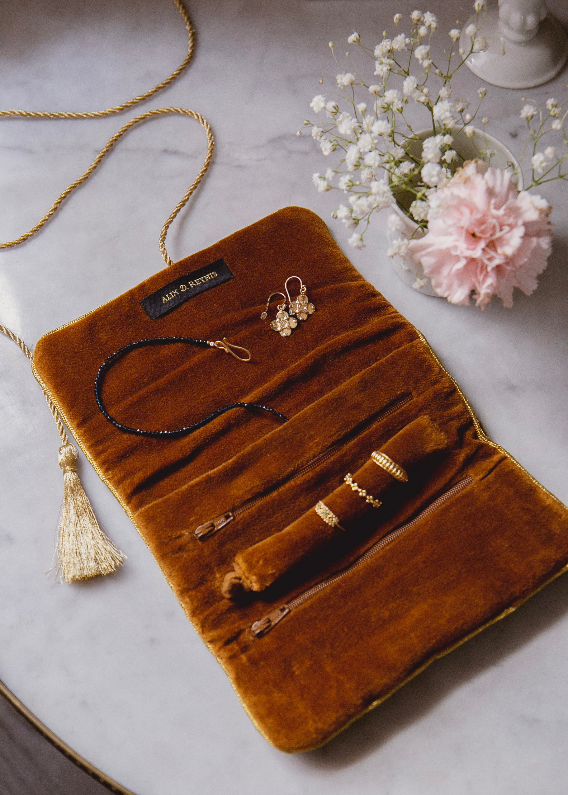 Trousse à bijoux en velours Ocre