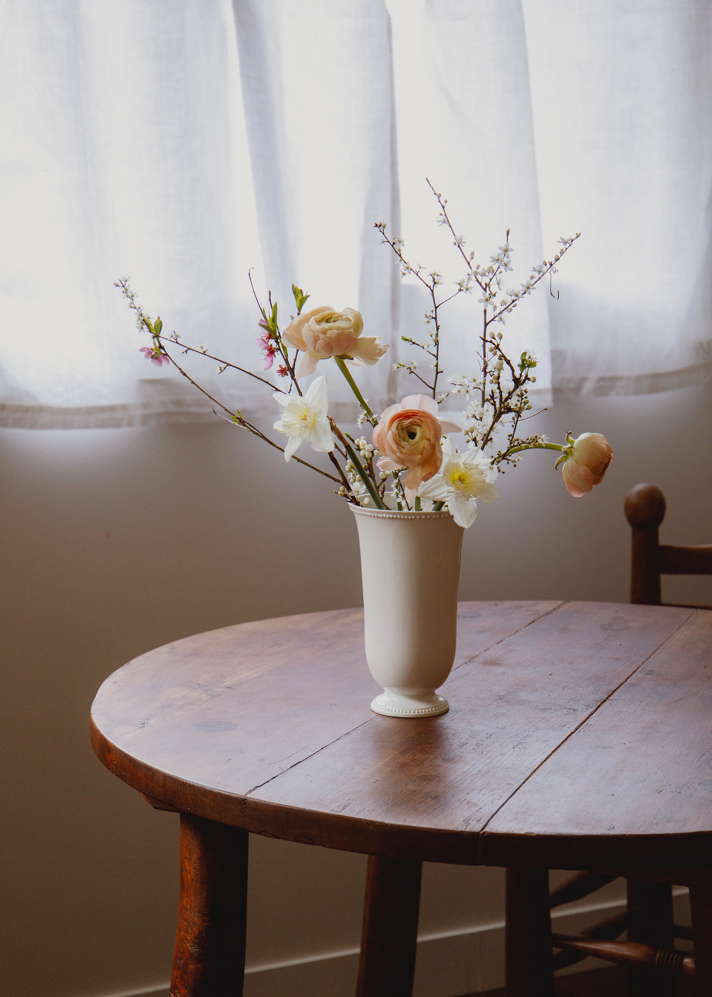 Louis XVI Vase in white porcelain