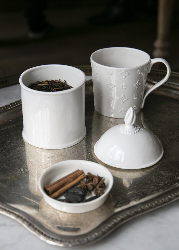 Apothecary jar Simple medium model in white porcelain