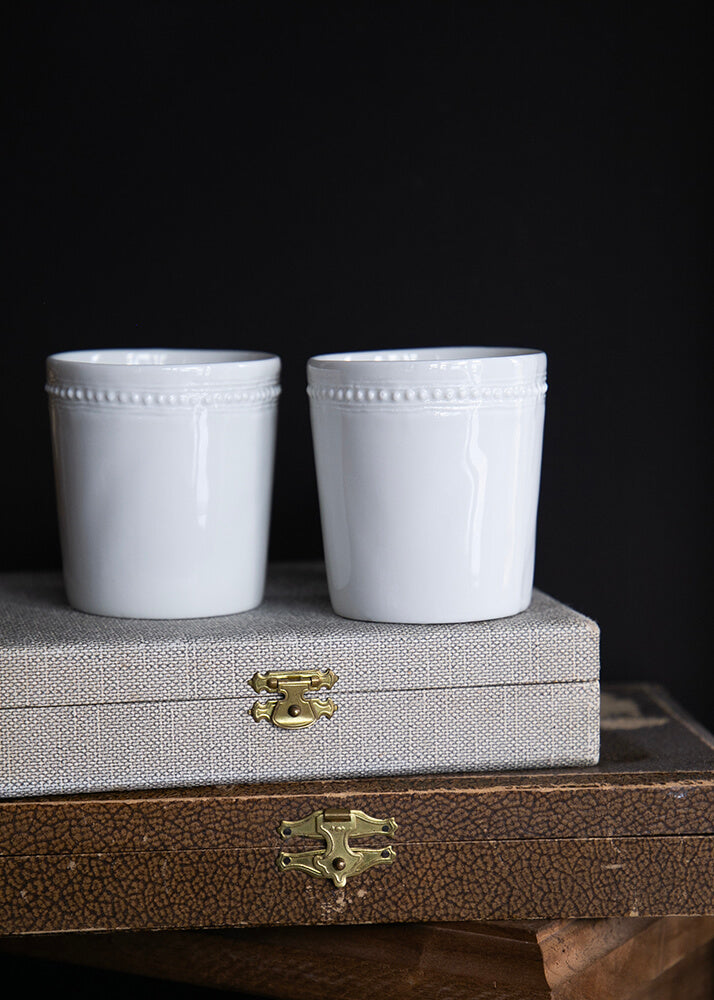 Timbale à café Louis XVI en porcelaine blanche